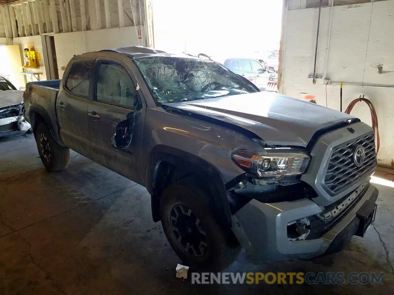 1 Photograph of a damaged car 3TMCZ5AN1LM331892 TOYOTA TACOMA 2020