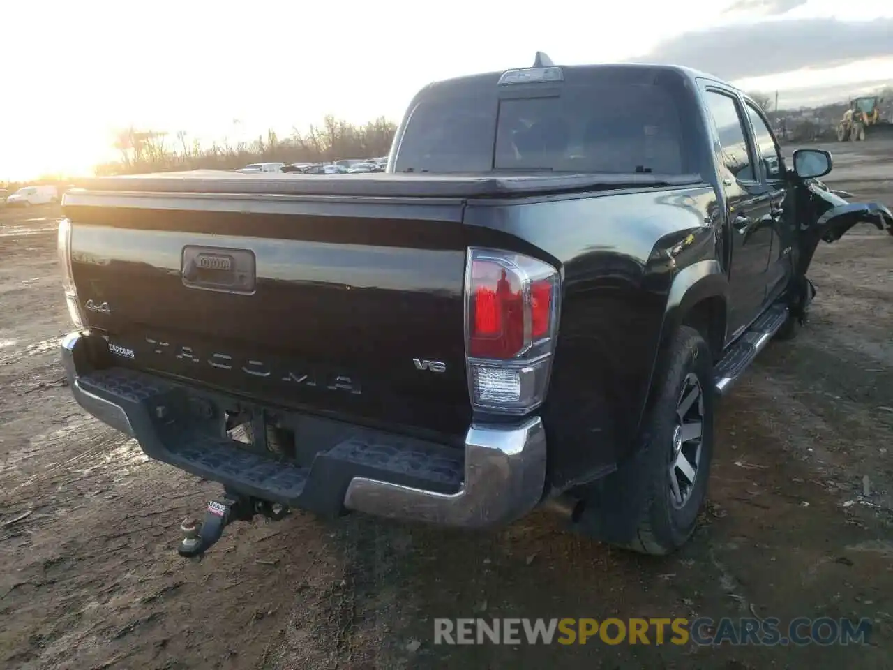 4 Photograph of a damaged car 3TMCZ5AN1LM345498 TOYOTA TACOMA 2020