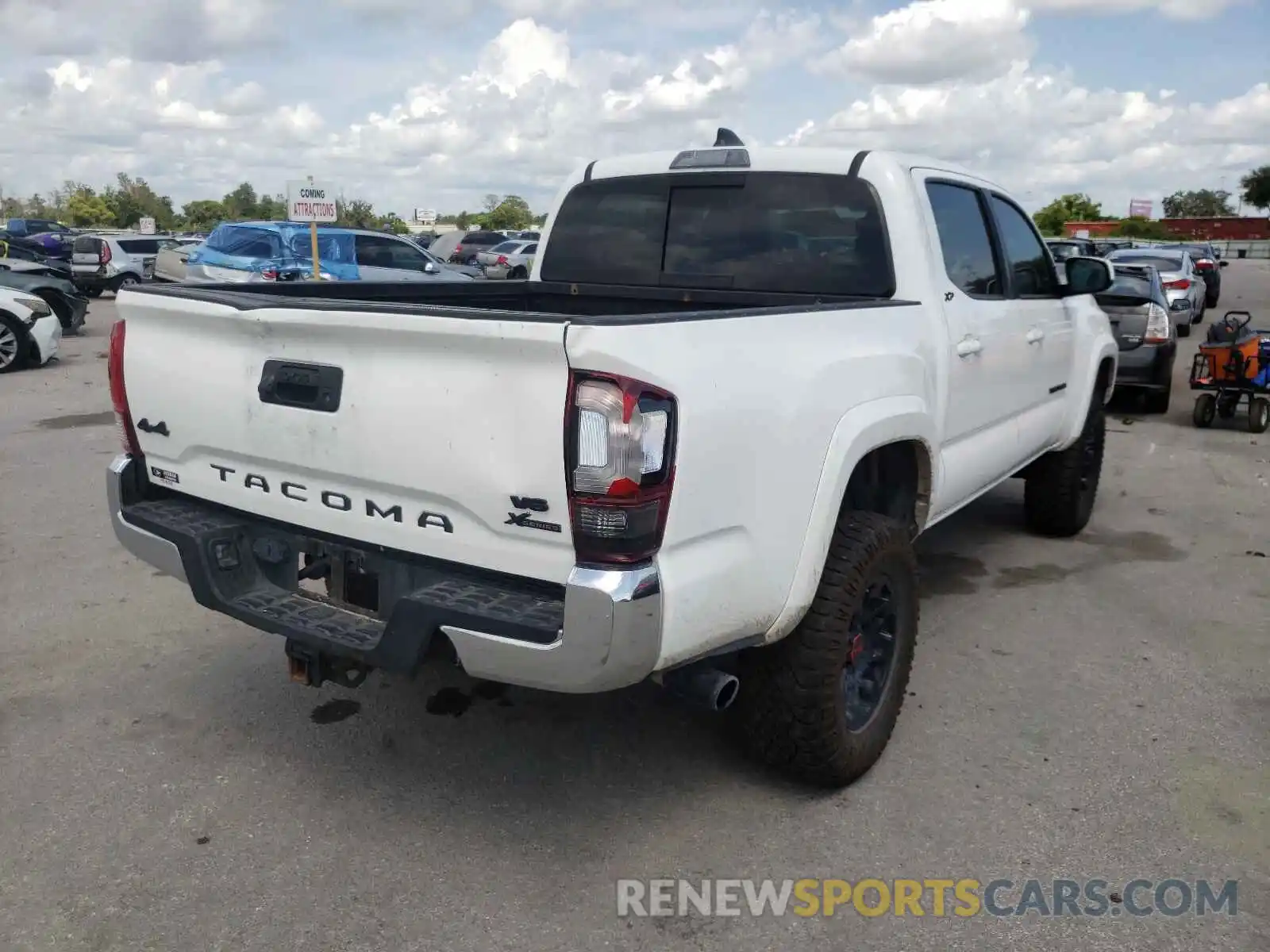 4 Photograph of a damaged car 3TMCZ5AN1LM351351 TOYOTA TACOMA 2020