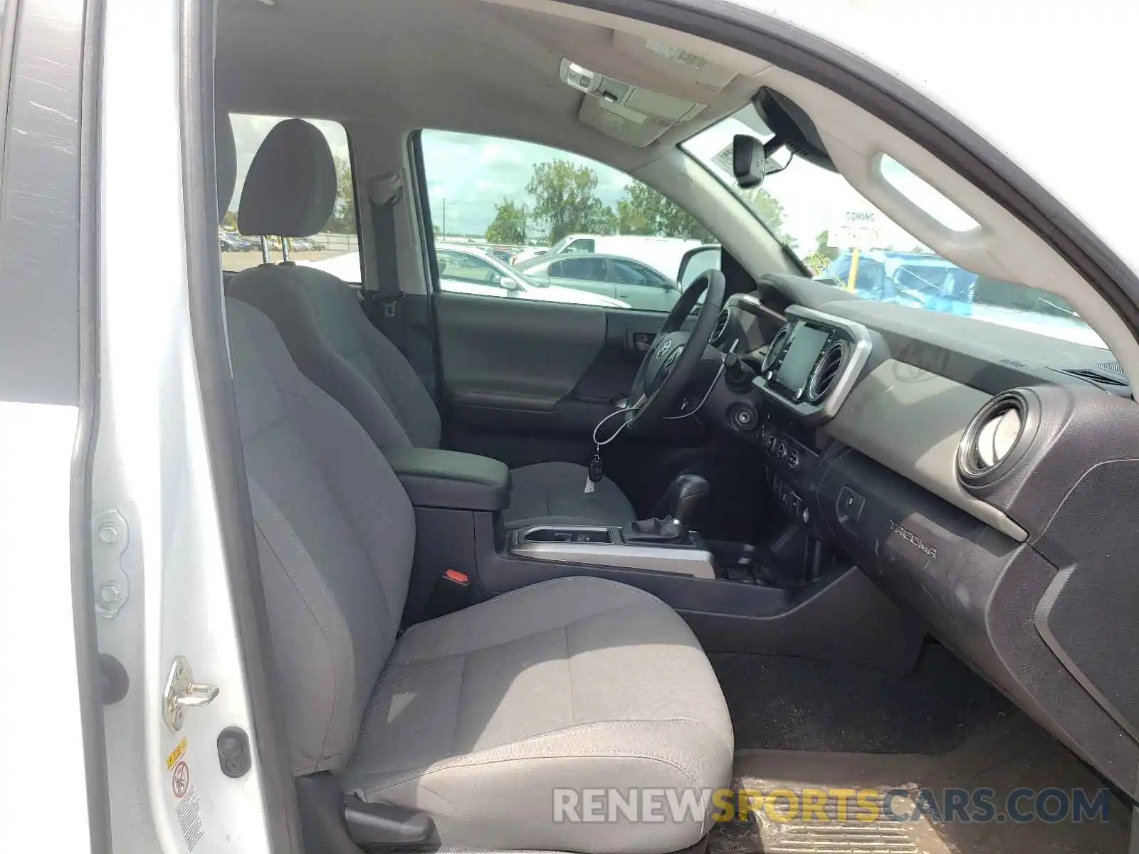 5 Photograph of a damaged car 3TMCZ5AN1LM351351 TOYOTA TACOMA 2020