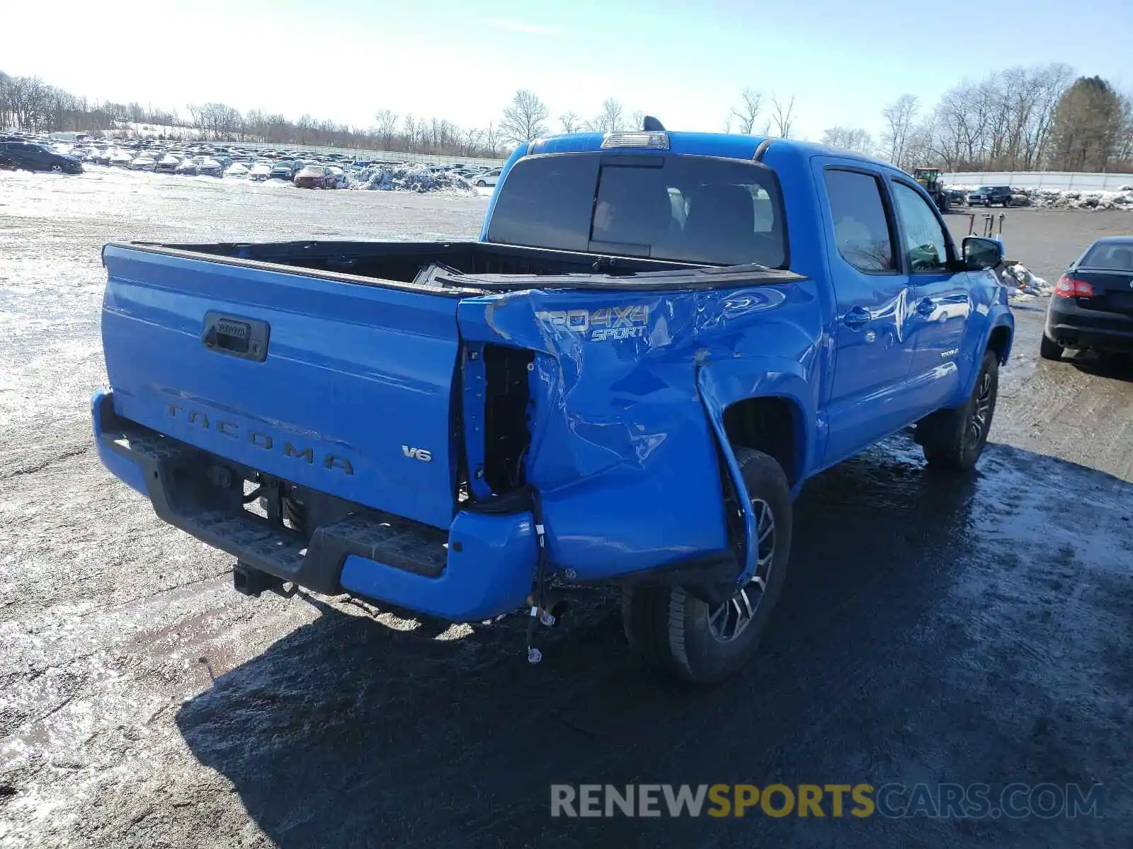 4 Photograph of a damaged car 3TMCZ5AN1LM353262 TOYOTA TACOMA 2020