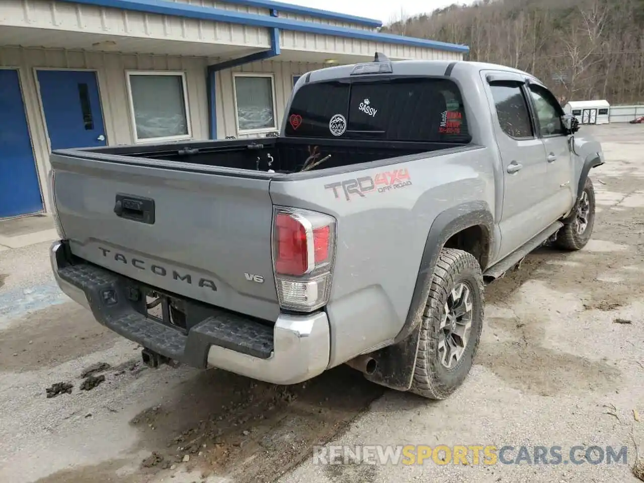 4 Photograph of a damaged car 3TMCZ5AN1LM354962 TOYOTA TACOMA 2020