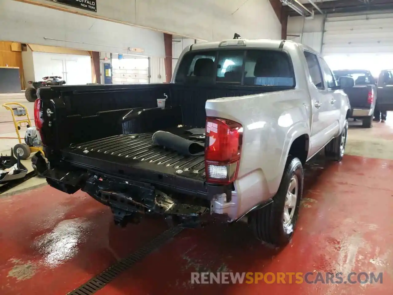 4 Photograph of a damaged car 3TMCZ5AN1LM359126 TOYOTA TACOMA 2020