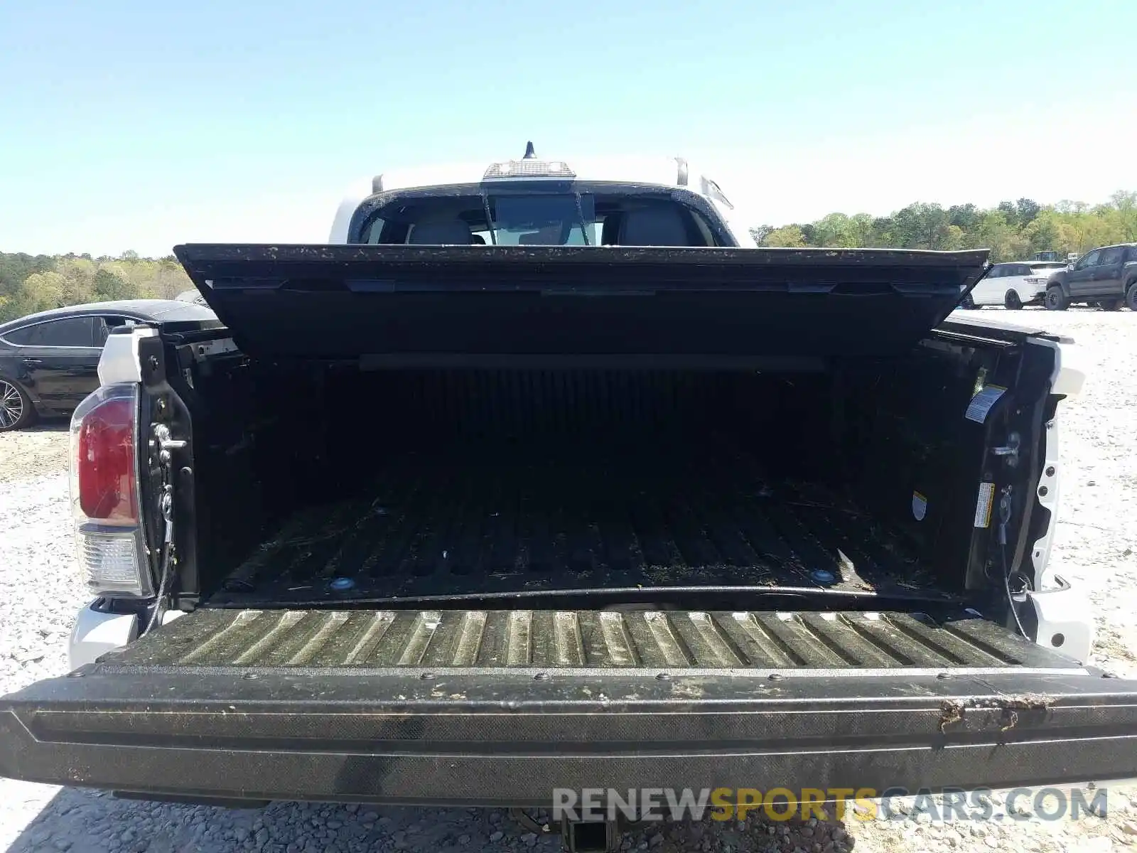 9 Photograph of a damaged car 3TMCZ5AN1LM361894 TOYOTA TACOMA 2020