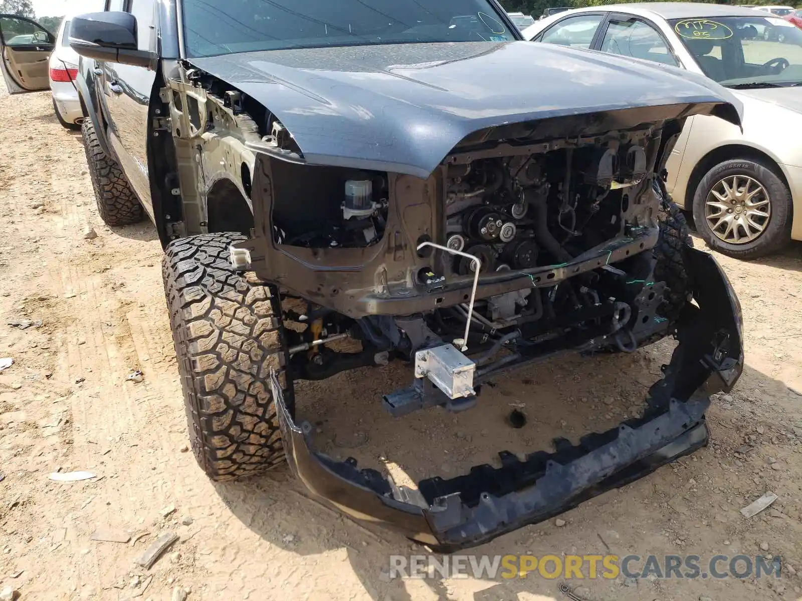 9 Photograph of a damaged car 3TMCZ5AN1LM363449 TOYOTA TACOMA 2020