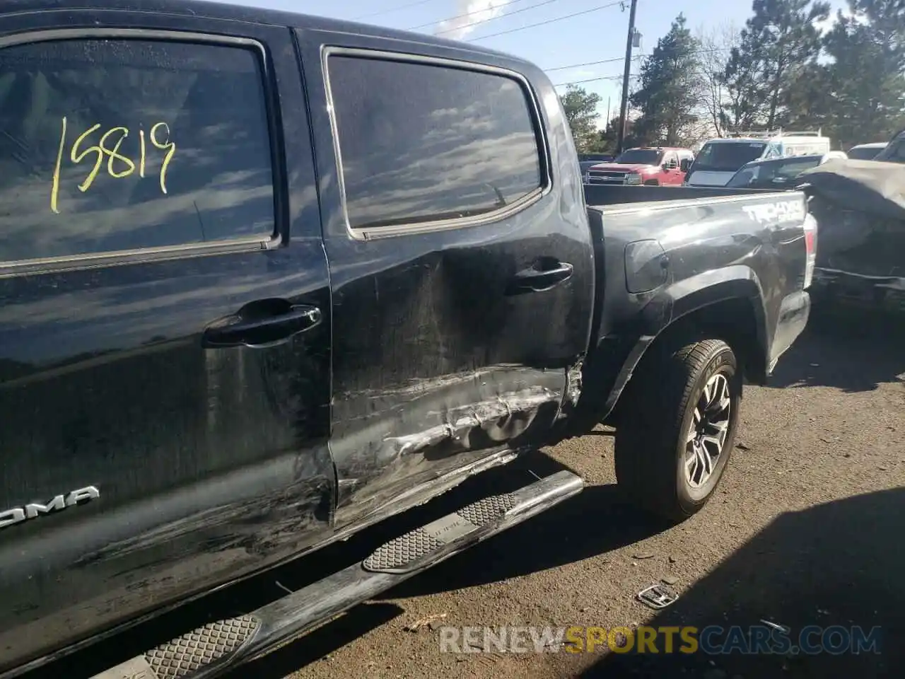 9 Photograph of a damaged car 3TMCZ5AN1LM364570 TOYOTA TACOMA 2020