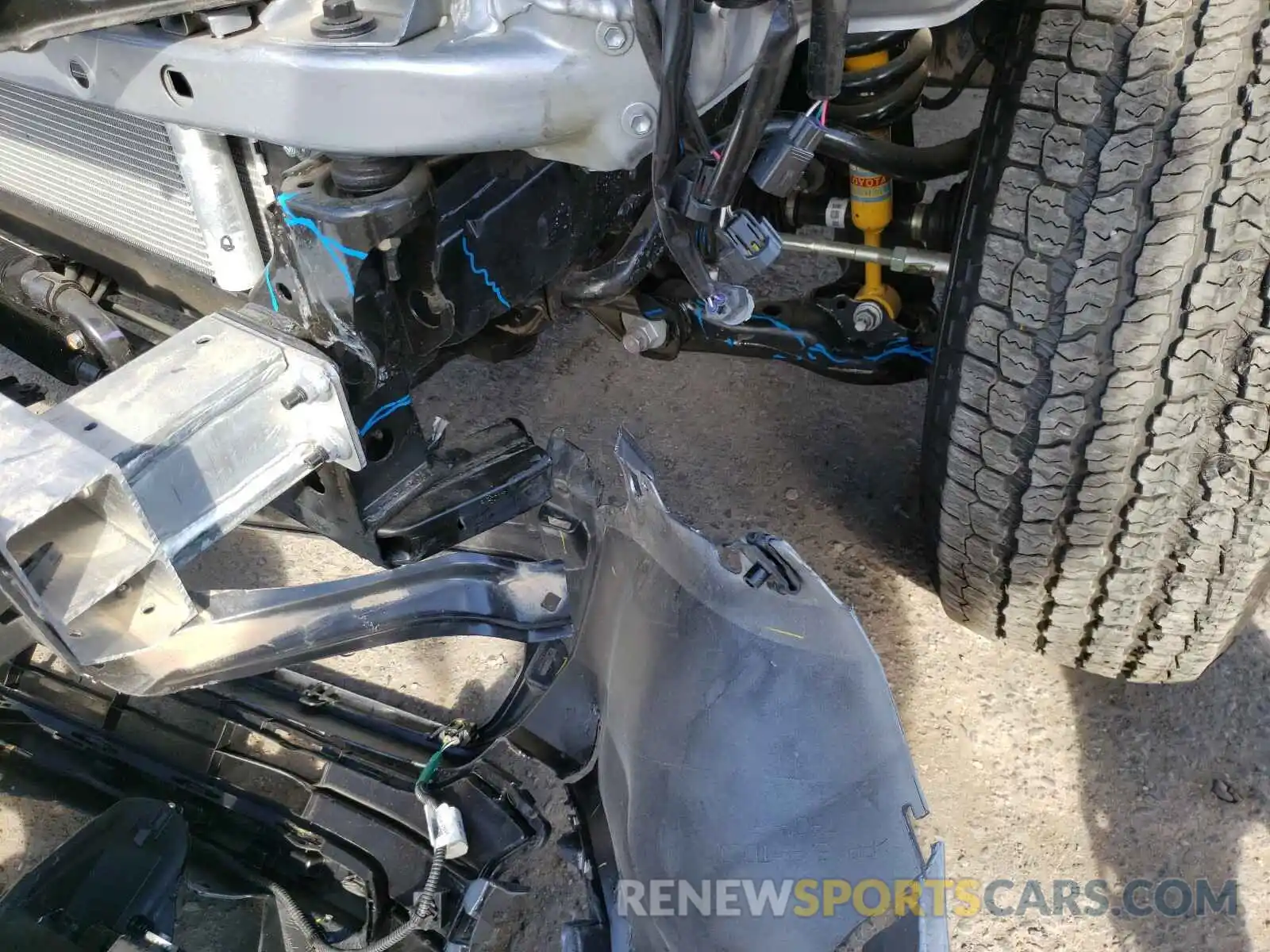 9 Photograph of a damaged car 3TMCZ5AN2LM294514 TOYOTA TACOMA 2020