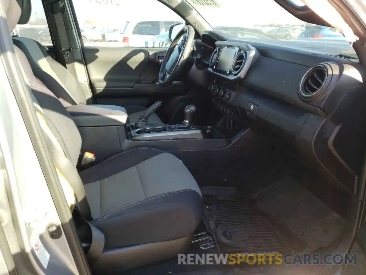 5 Photograph of a damaged car 3TMCZ5AN2LM300134 TOYOTA TACOMA 2020