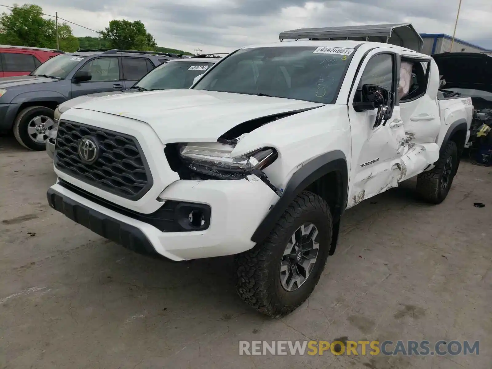 2 Photograph of a damaged car 3TMCZ5AN2LM301008 TOYOTA TACOMA 2020