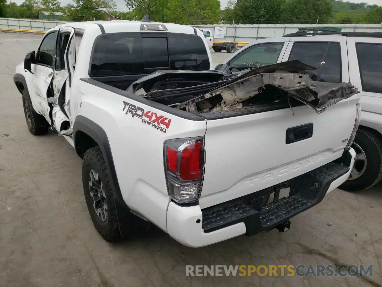 3 Photograph of a damaged car 3TMCZ5AN2LM301008 TOYOTA TACOMA 2020