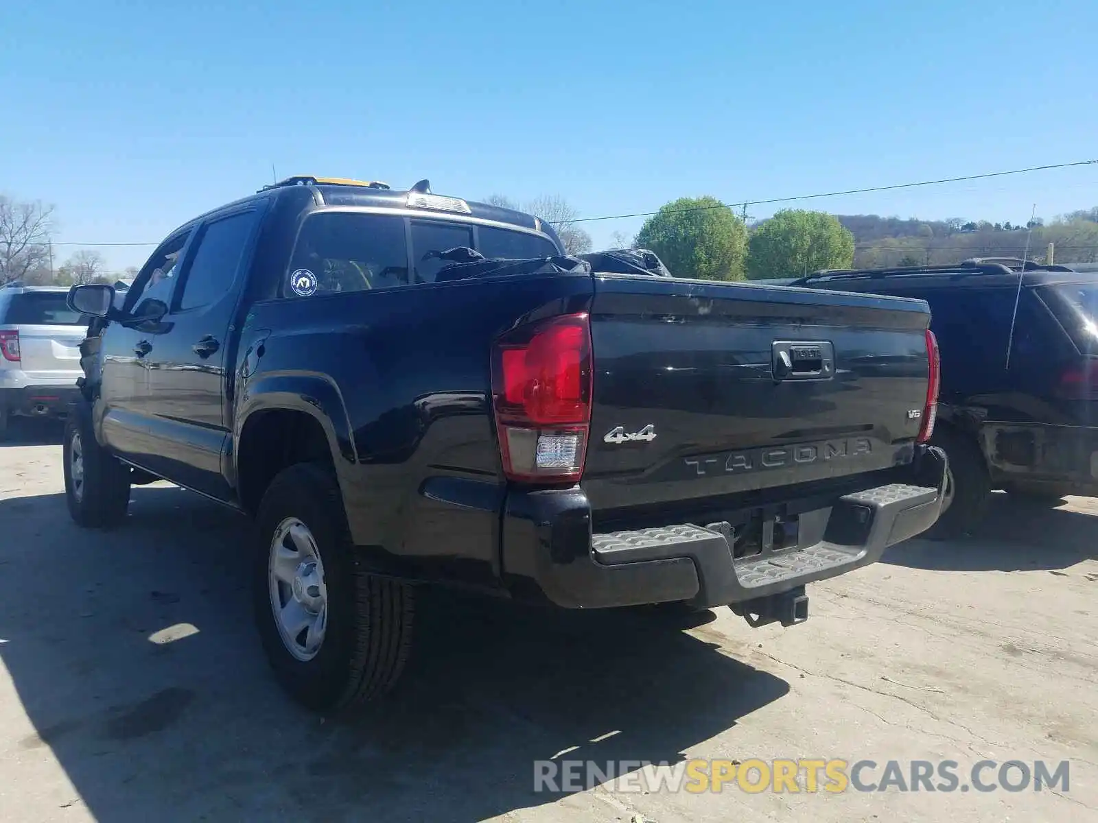 3 Photograph of a damaged car 3TMCZ5AN2LM302031 TOYOTA TACOMA 2020