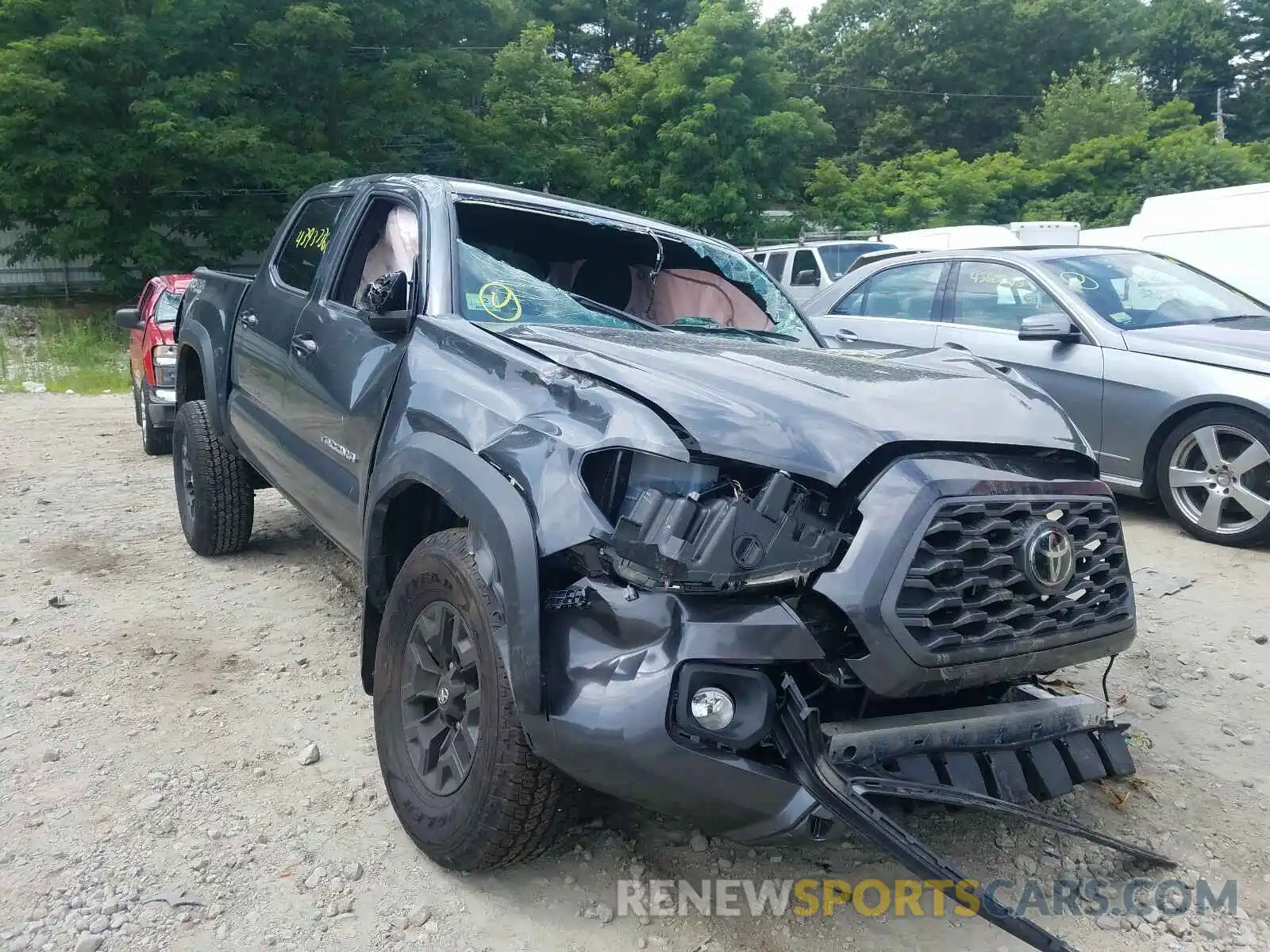 1 Photograph of a damaged car 3TMCZ5AN2LM302773 TOYOTA TACOMA 2020