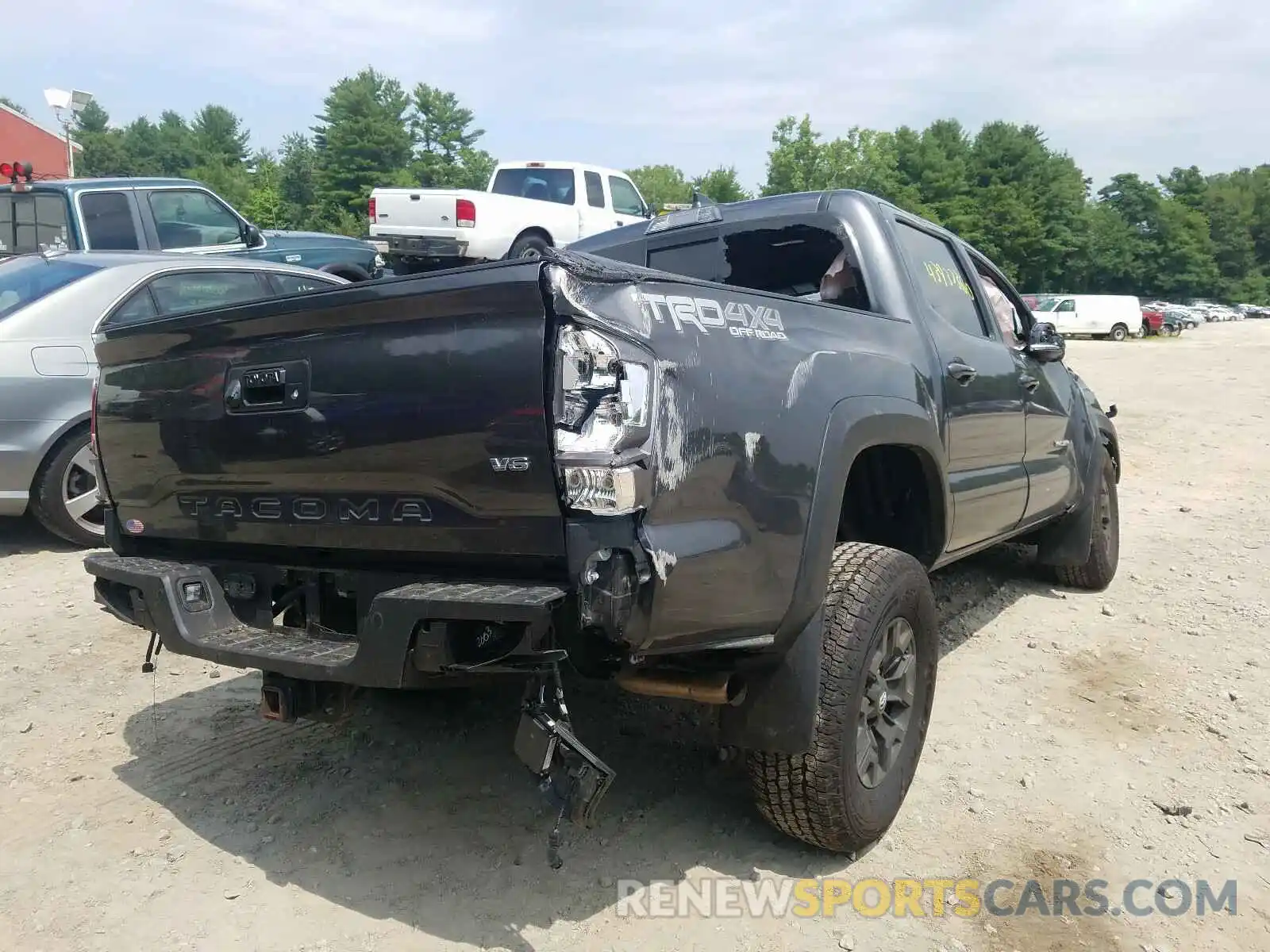 4 Photograph of a damaged car 3TMCZ5AN2LM302773 TOYOTA TACOMA 2020