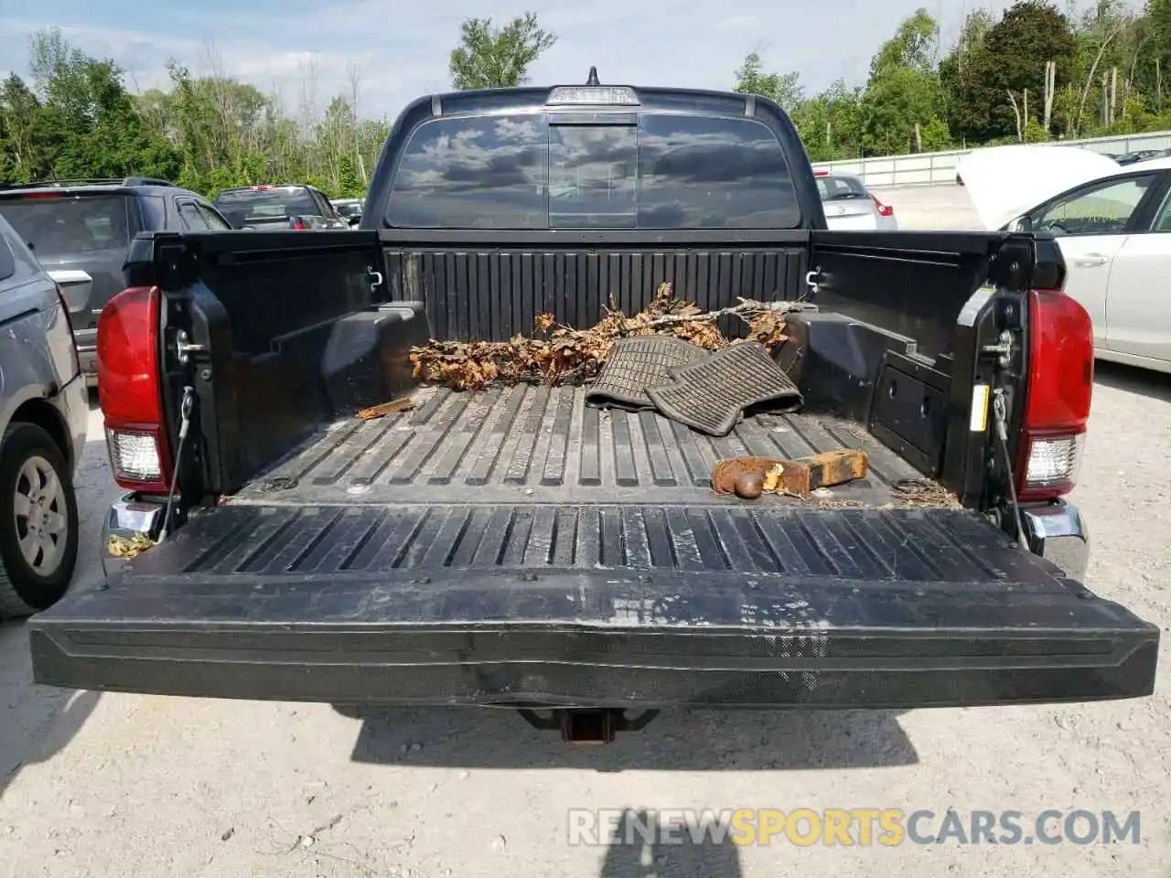 9 Photograph of a damaged car 3TMCZ5AN2LM306712 TOYOTA TACOMA 2020