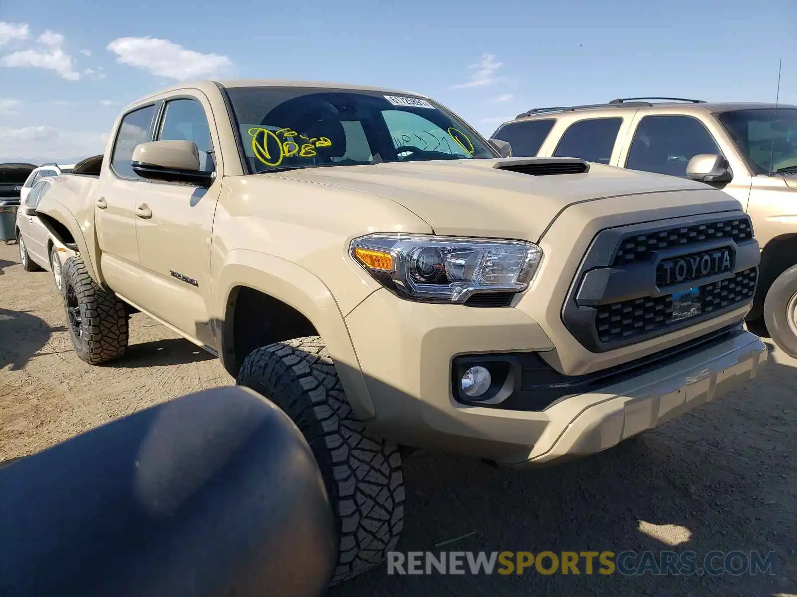 1 Photograph of a damaged car 3TMCZ5AN2LM310274 TOYOTA TACOMA 2020