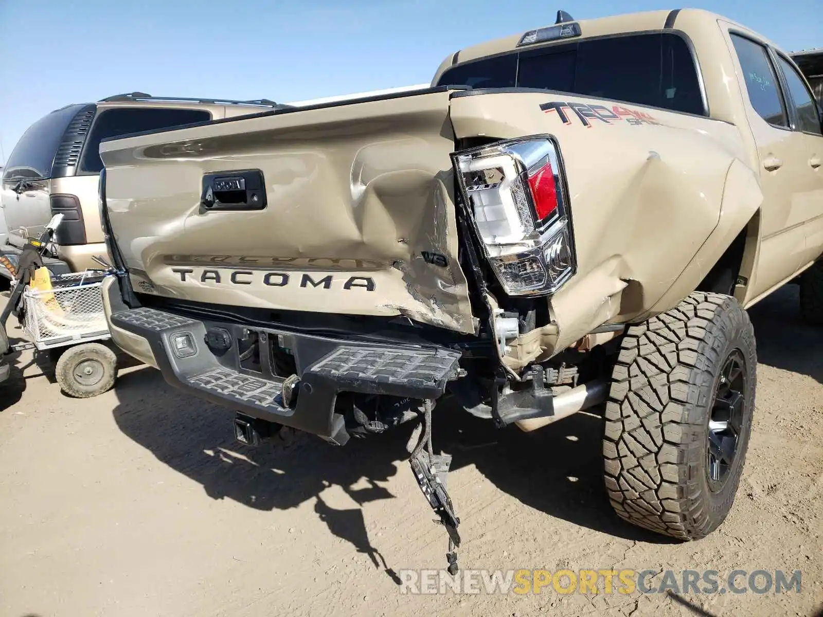 9 Photograph of a damaged car 3TMCZ5AN2LM310274 TOYOTA TACOMA 2020