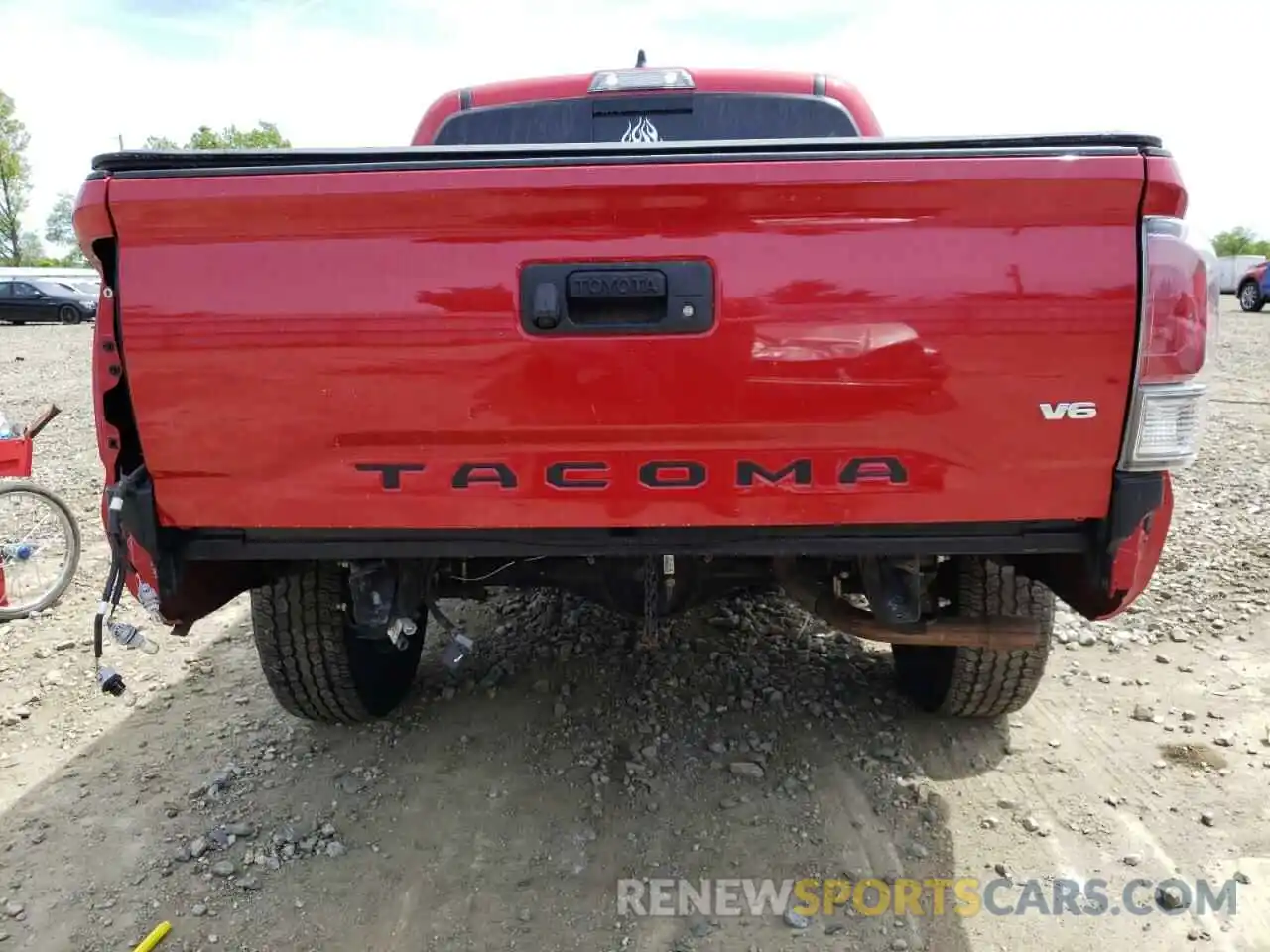 9 Photograph of a damaged car 3TMCZ5AN2LM310291 TOYOTA TACOMA 2020