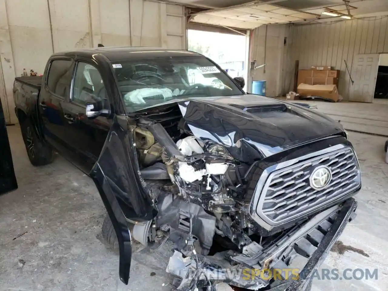 1 Photograph of a damaged car 3TMCZ5AN2LM320660 TOYOTA TACOMA 2020