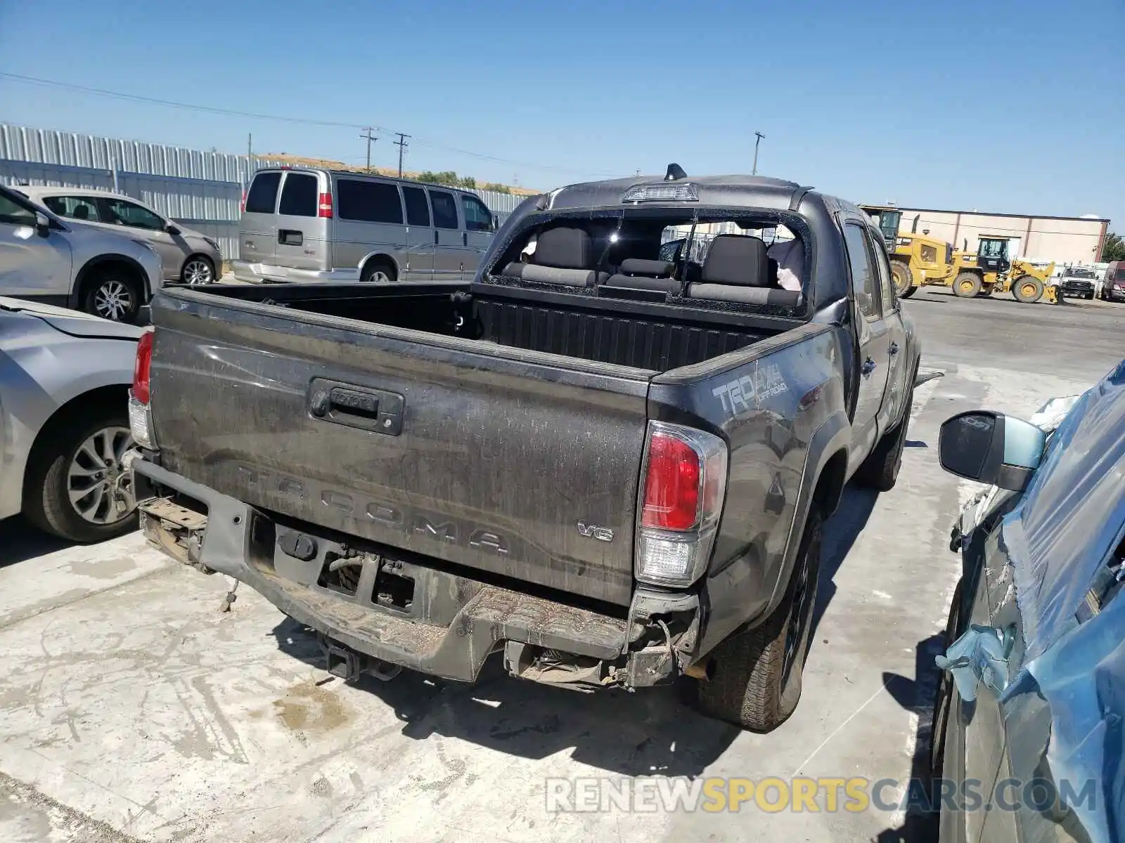 4 Photograph of a damaged car 3TMCZ5AN2LM321372 TOYOTA TACOMA 2020