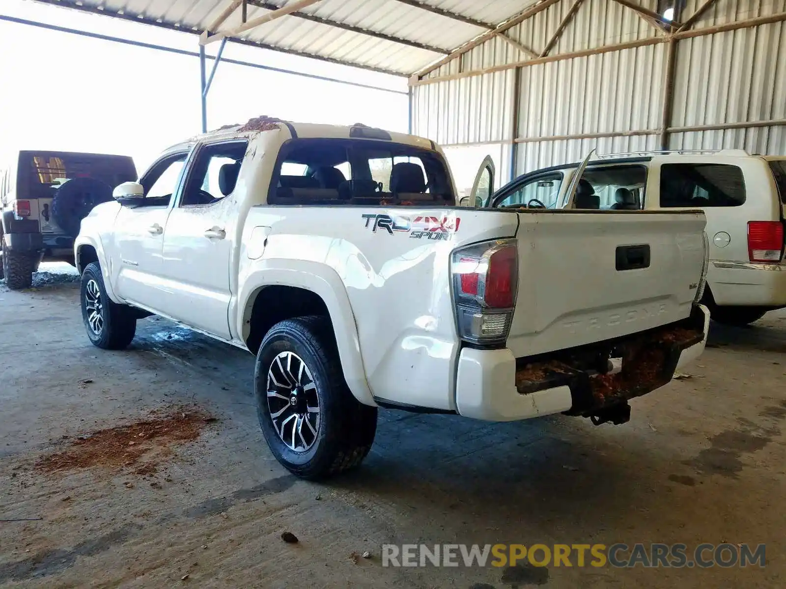 3 Photograph of a damaged car 3TMCZ5AN2LM323428 TOYOTA TACOMA 2020