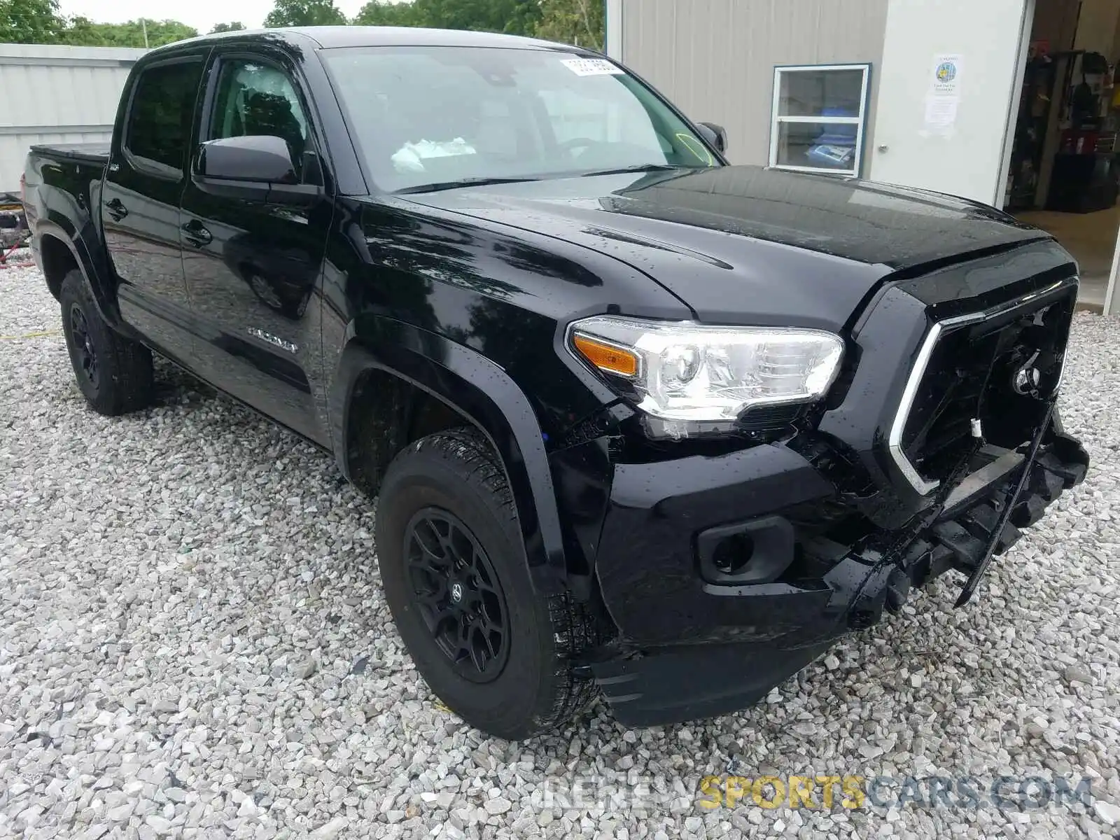 1 Photograph of a damaged car 3TMCZ5AN2LM325888 TOYOTA TACOMA 2020