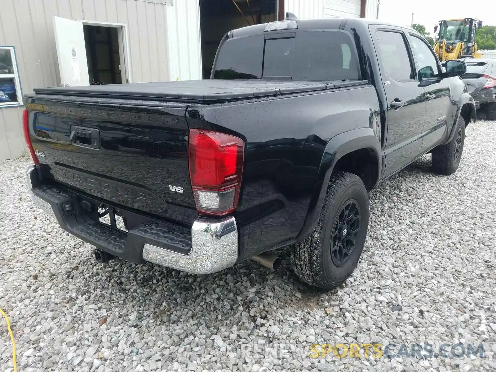 4 Photograph of a damaged car 3TMCZ5AN2LM325888 TOYOTA TACOMA 2020