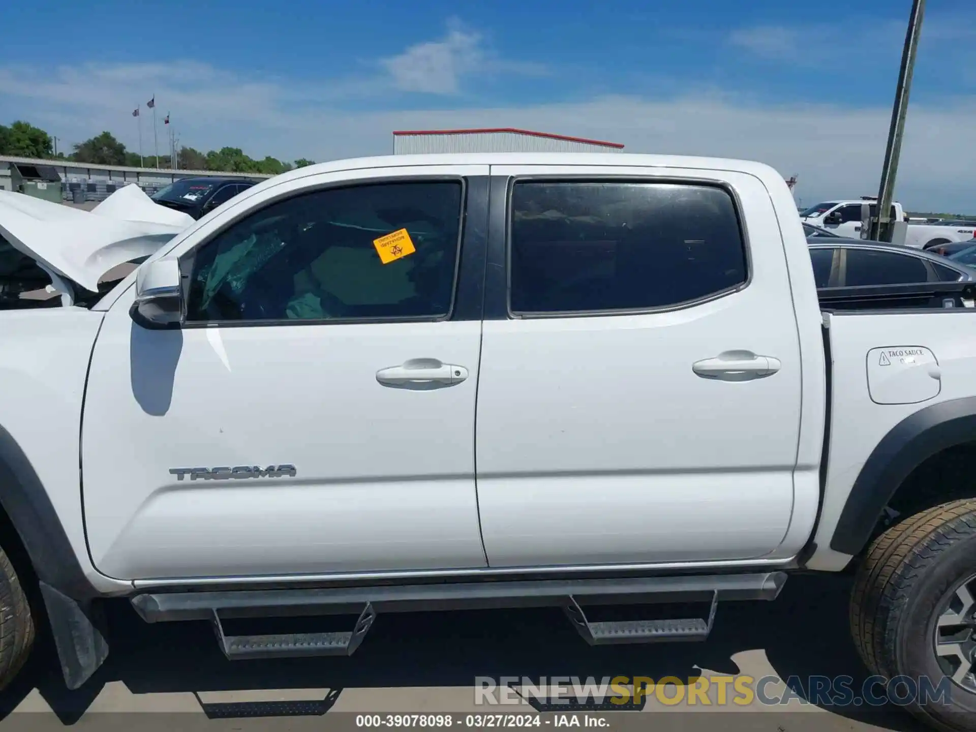 14 Photograph of a damaged car 3TMCZ5AN2LM327253 TOYOTA TACOMA 2020