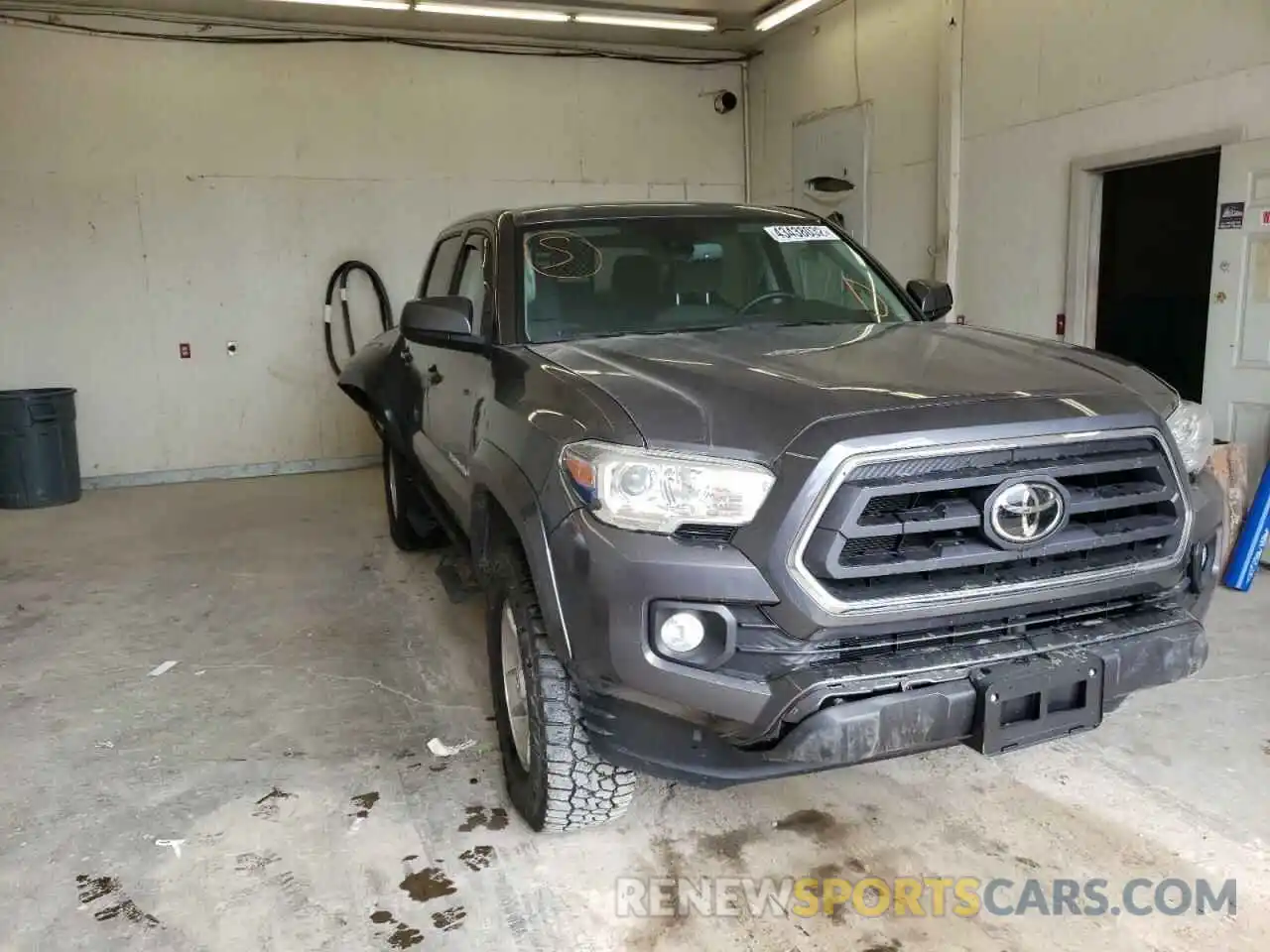 1 Photograph of a damaged car 3TMCZ5AN2LM328323 TOYOTA TACOMA 2020