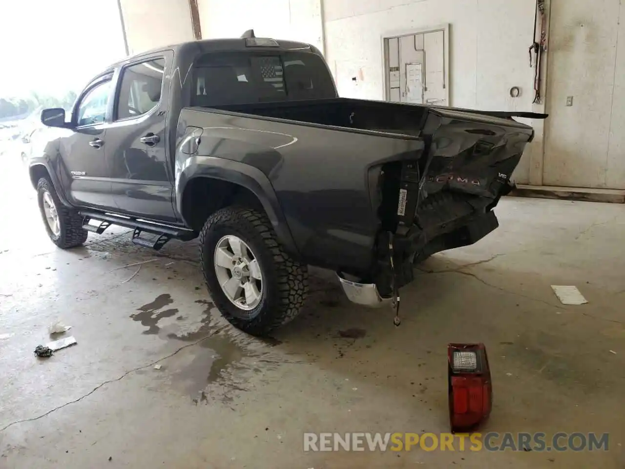 3 Photograph of a damaged car 3TMCZ5AN2LM328323 TOYOTA TACOMA 2020