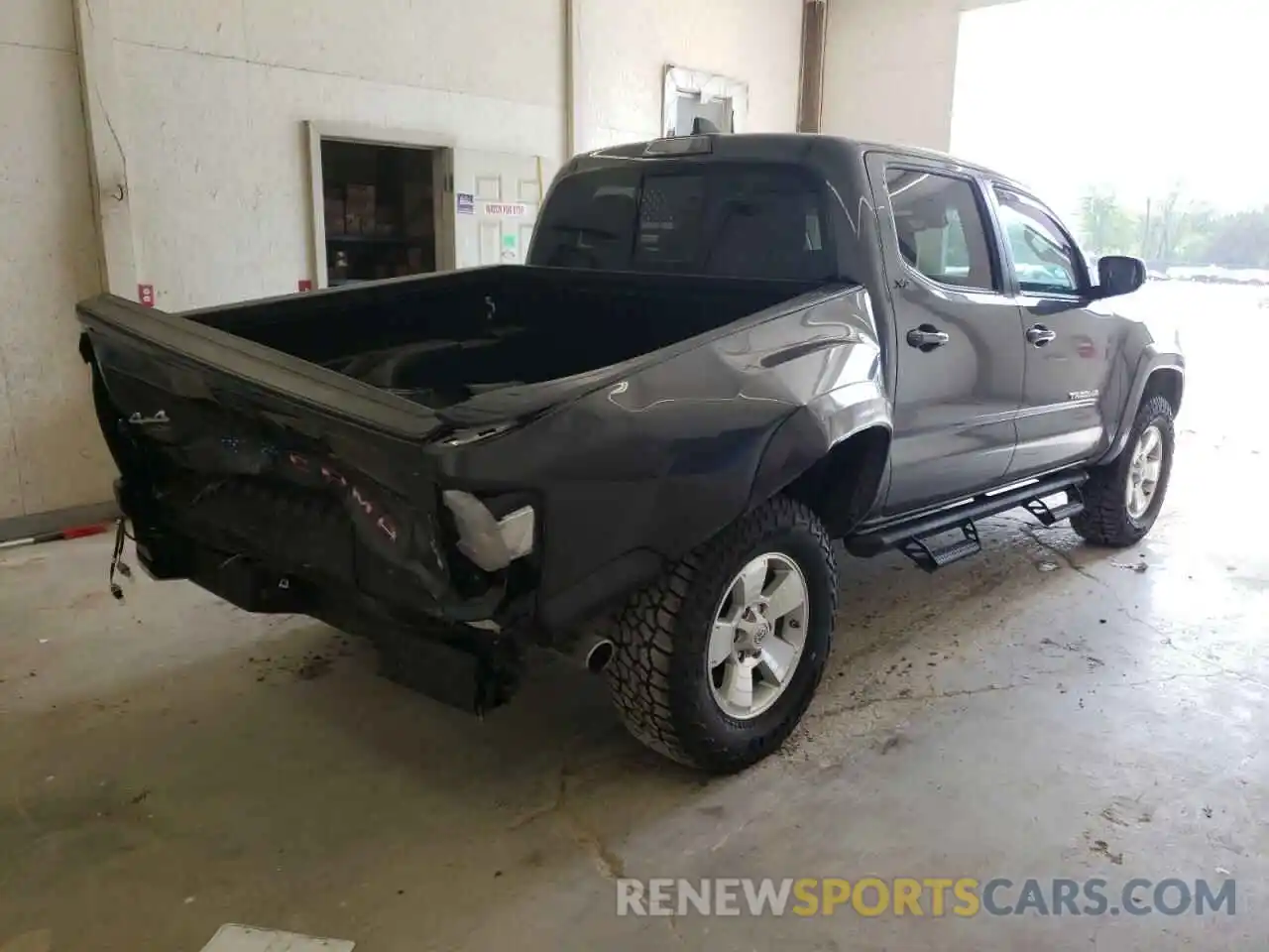 4 Photograph of a damaged car 3TMCZ5AN2LM328323 TOYOTA TACOMA 2020