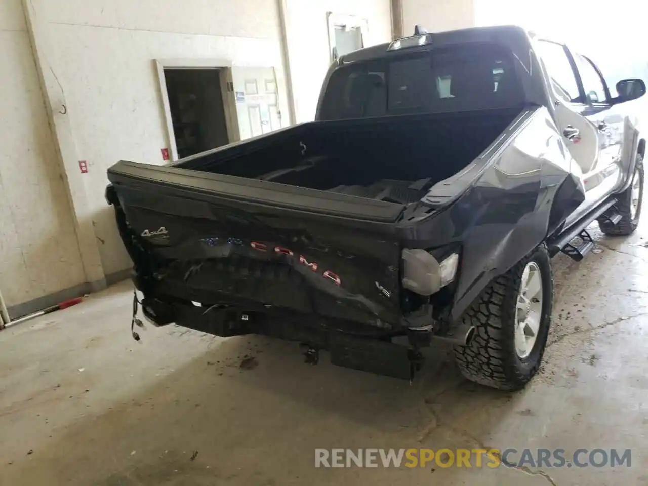 9 Photograph of a damaged car 3TMCZ5AN2LM328323 TOYOTA TACOMA 2020