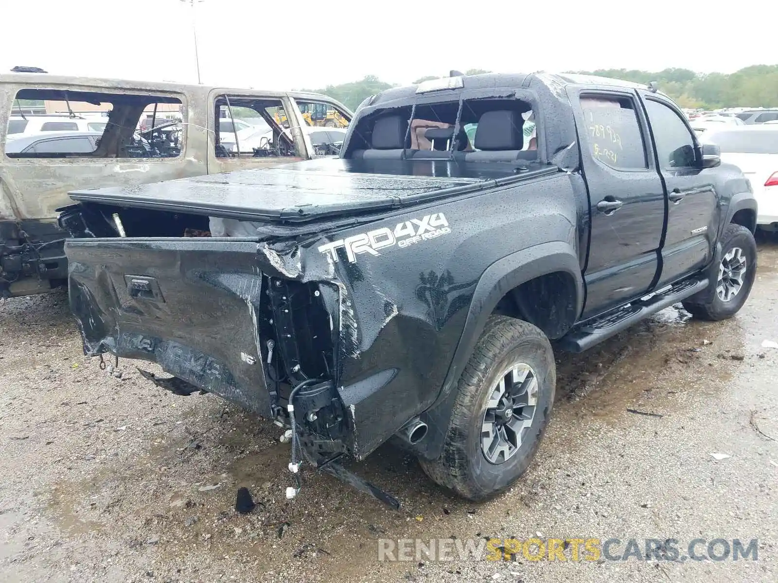 4 Photograph of a damaged car 3TMCZ5AN2LM329049 TOYOTA TACOMA 2020