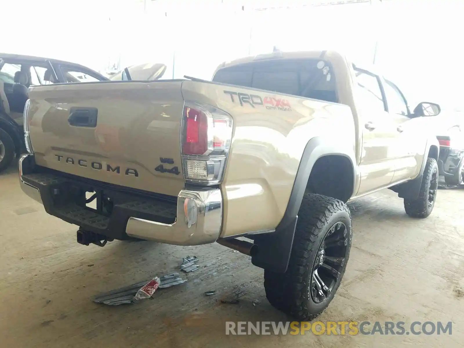 4 Photograph of a damaged car 3TMCZ5AN2LM330525 TOYOTA TACOMA 2020