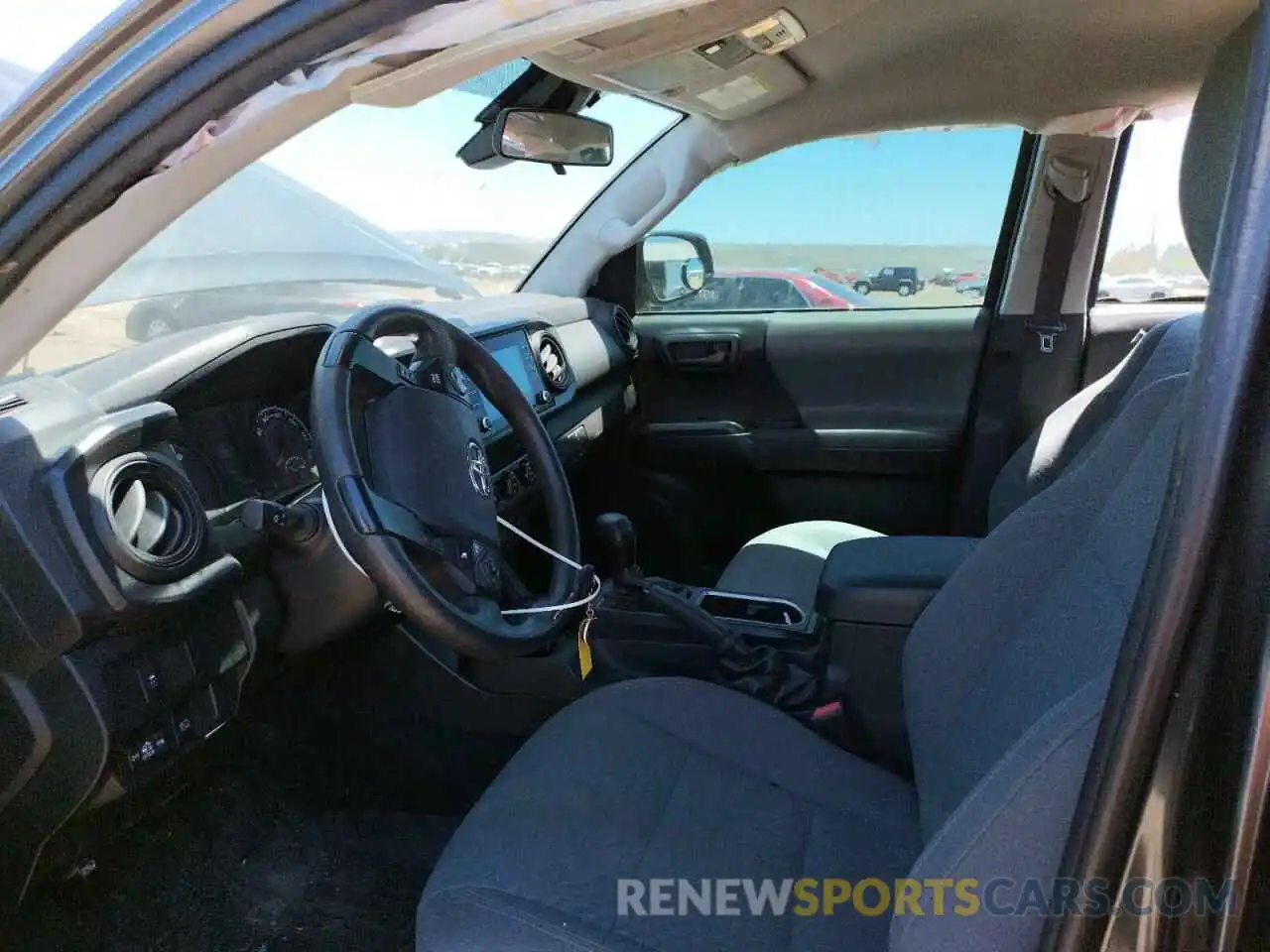 5 Photograph of a damaged car 3TMCZ5AN2LM331772 TOYOTA TACOMA 2020