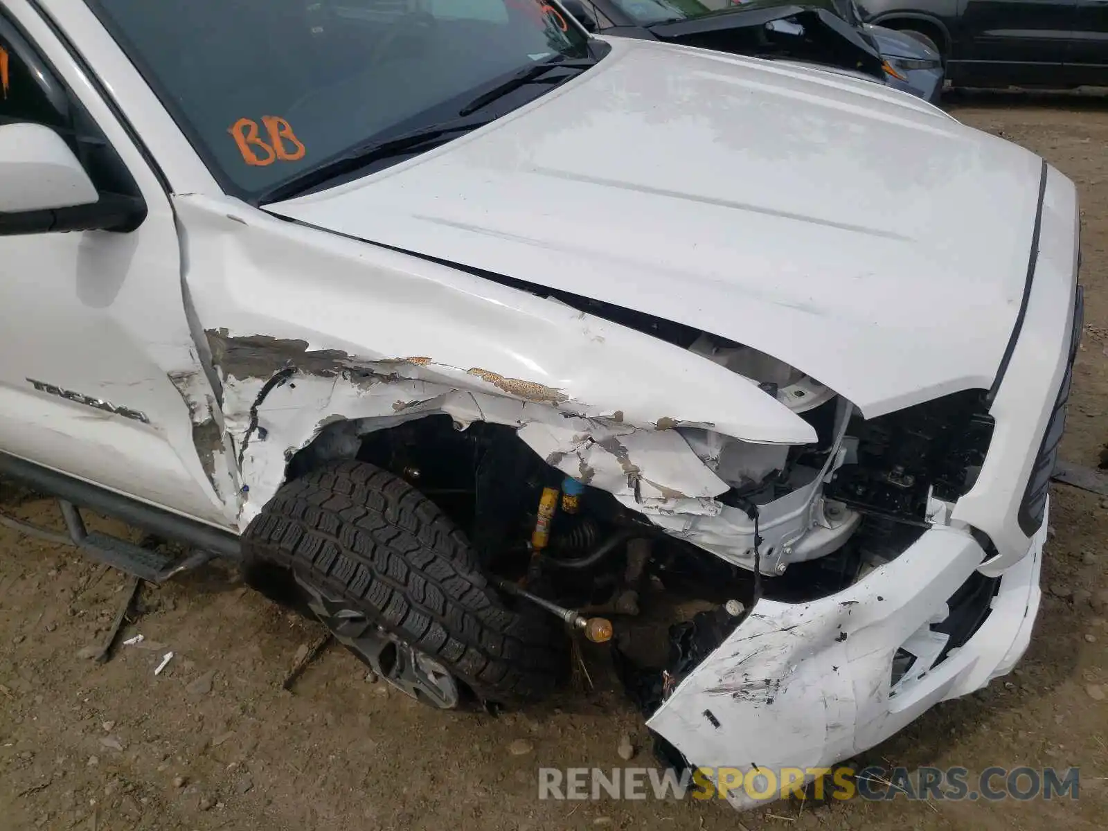 9 Photograph of a damaged car 3TMCZ5AN2LM332419 TOYOTA TACOMA 2020