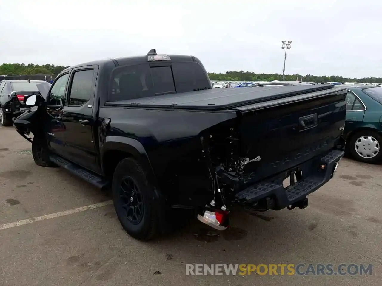 3 Photograph of a damaged car 3TMCZ5AN2LM333585 TOYOTA TACOMA 2020