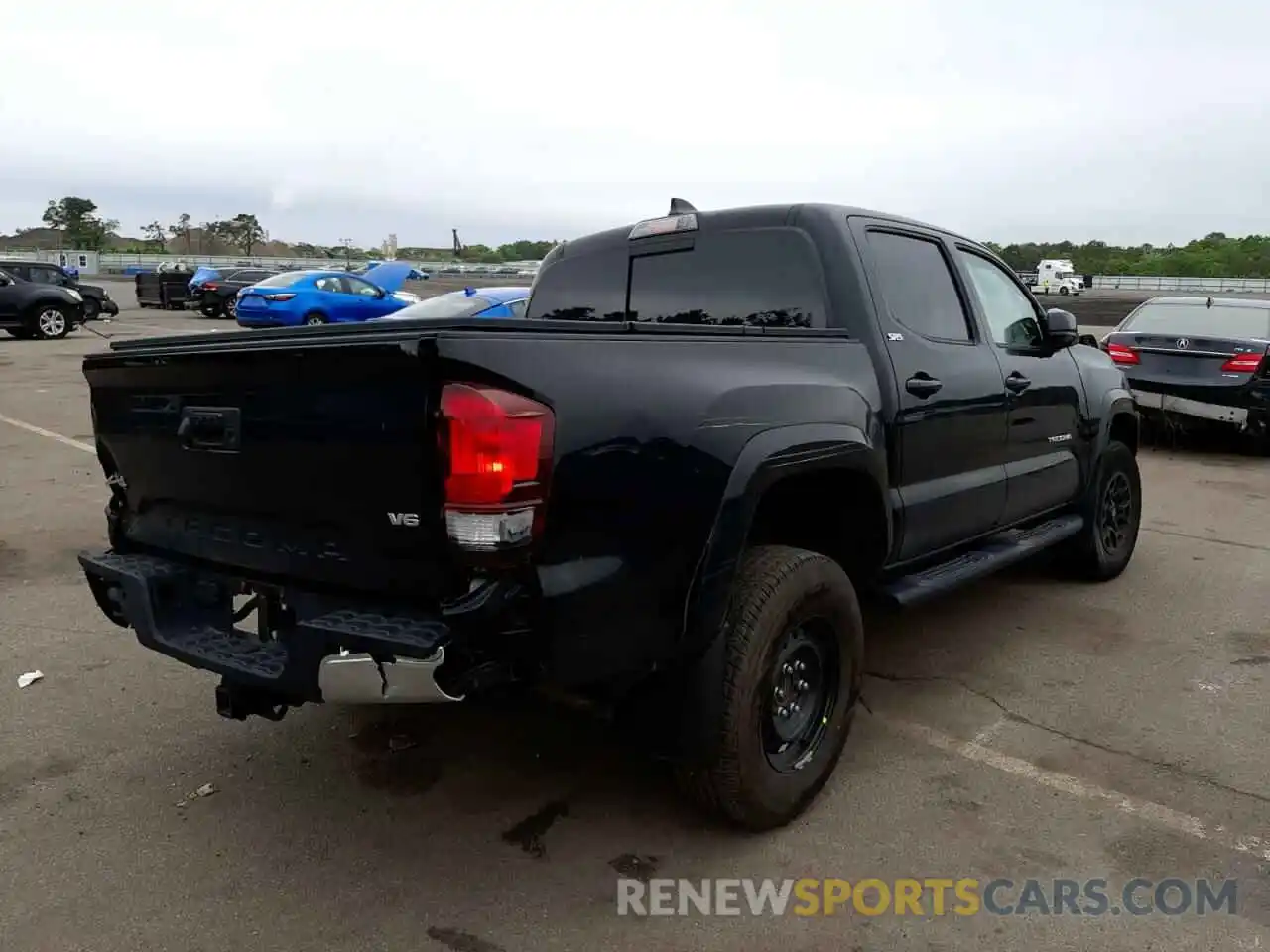 4 Photograph of a damaged car 3TMCZ5AN2LM333585 TOYOTA TACOMA 2020