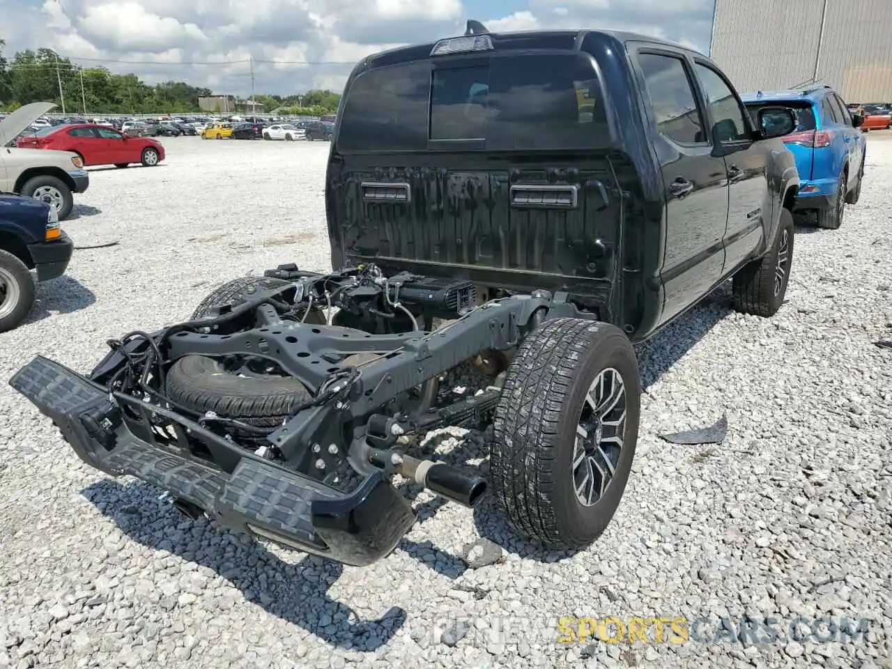 4 Photograph of a damaged car 3TMCZ5AN2LM339144 TOYOTA TACOMA 2020