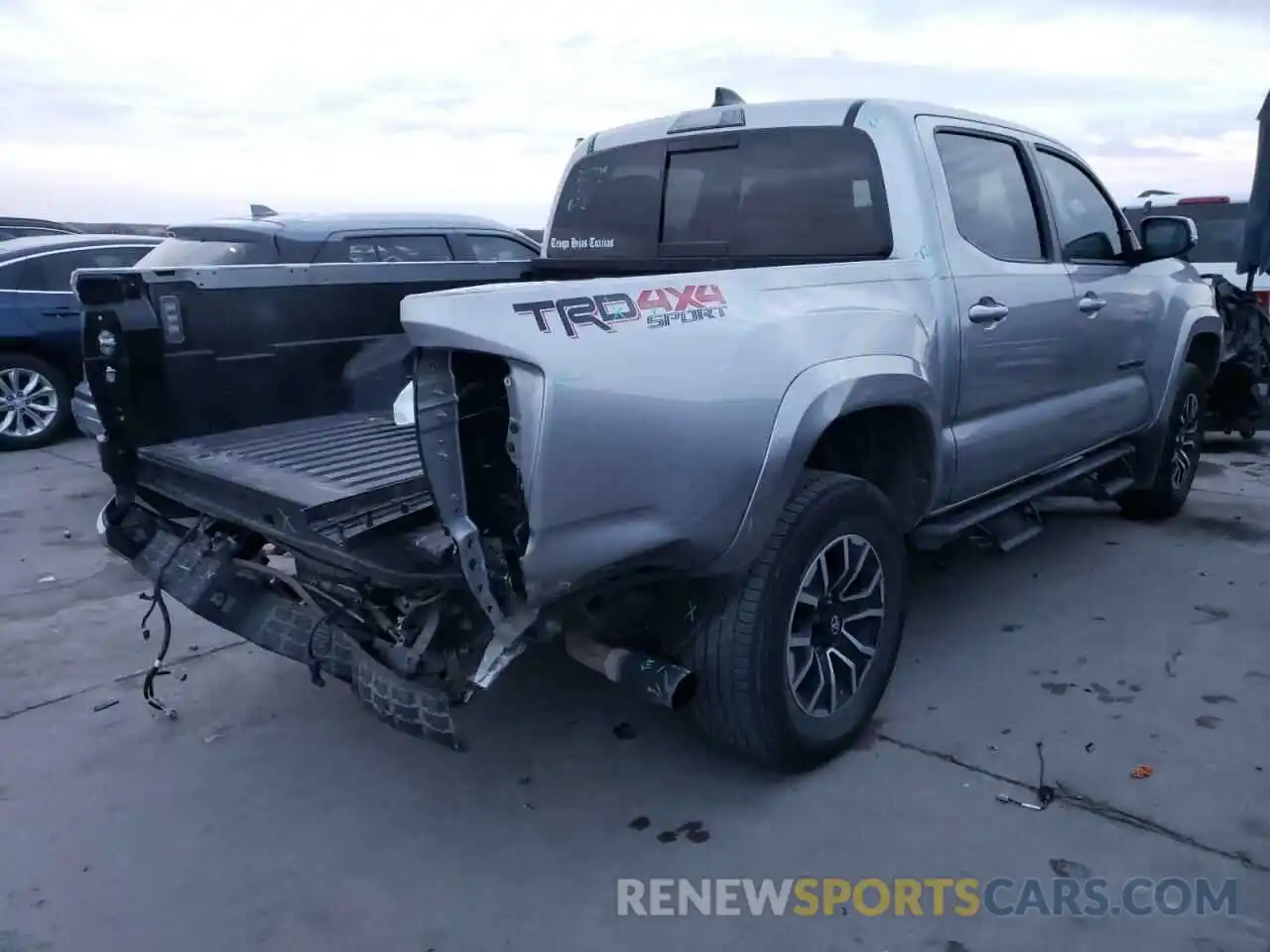 4 Photograph of a damaged car 3TMCZ5AN2LM340973 TOYOTA TACOMA 2020