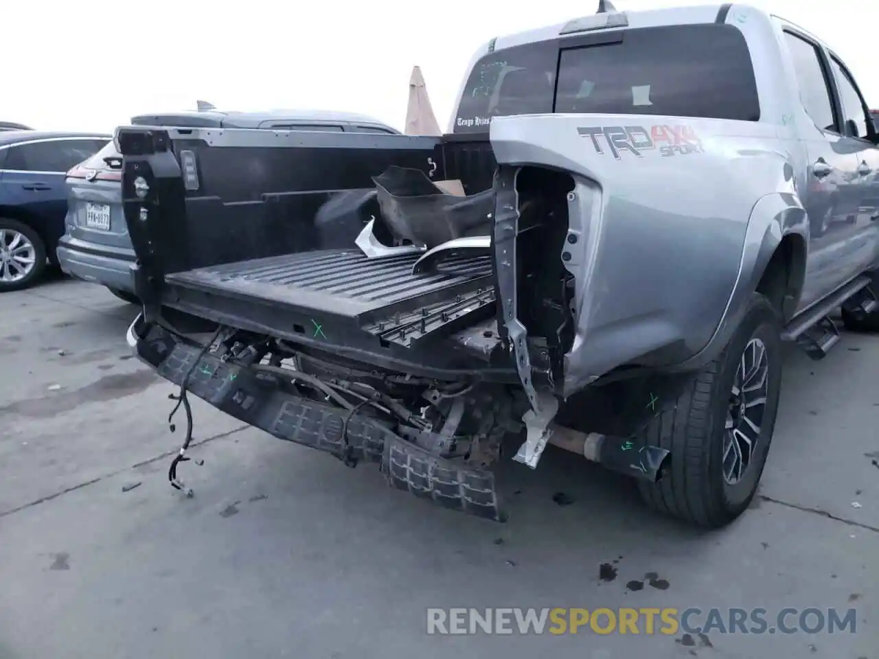 9 Photograph of a damaged car 3TMCZ5AN2LM340973 TOYOTA TACOMA 2020