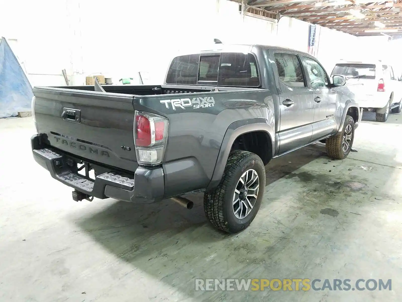 4 Photograph of a damaged car 3TMCZ5AN2LM342223 TOYOTA TACOMA 2020