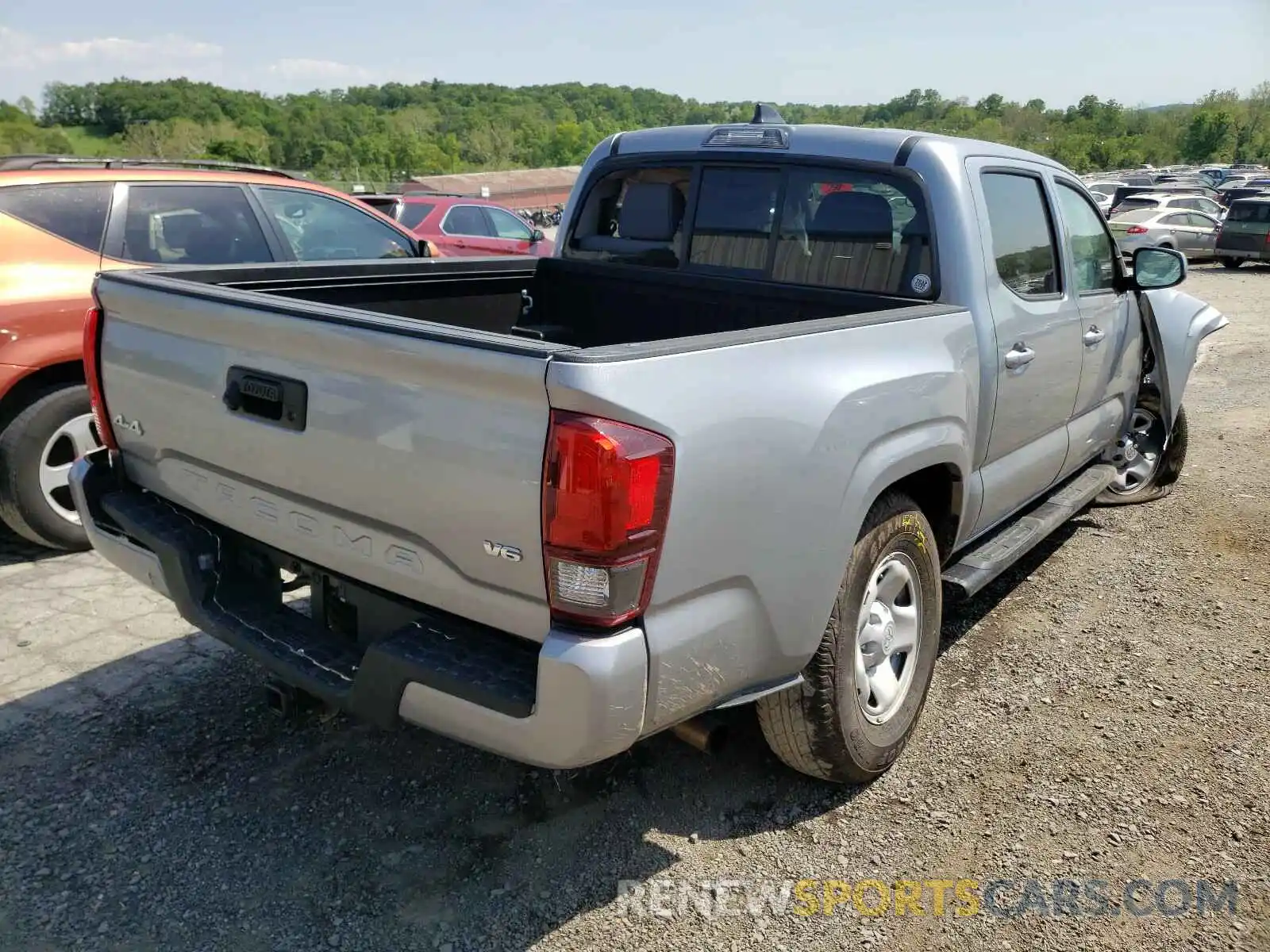 4 Photograph of a damaged car 3TMCZ5AN2LM360687 TOYOTA TACOMA 2020