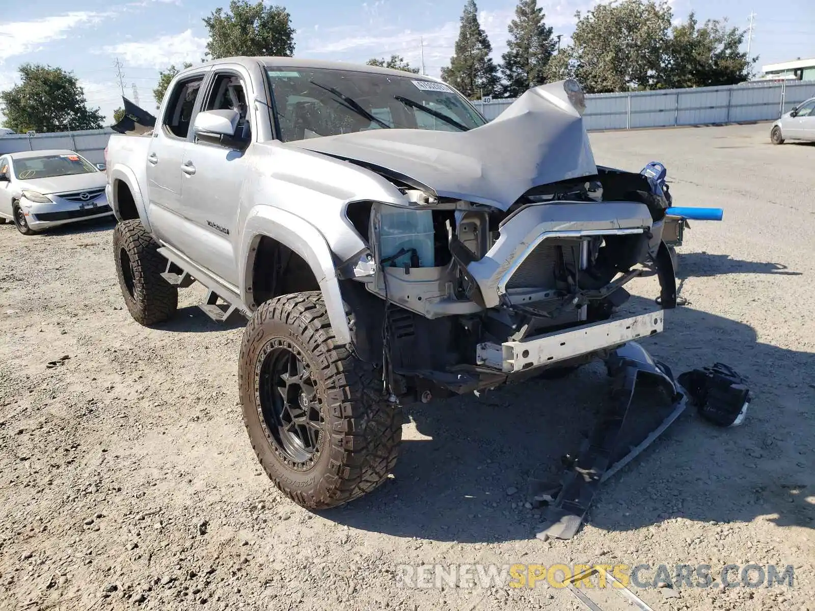 1 Photograph of a damaged car 3TMCZ5AN2LM360866 TOYOTA TACOMA 2020