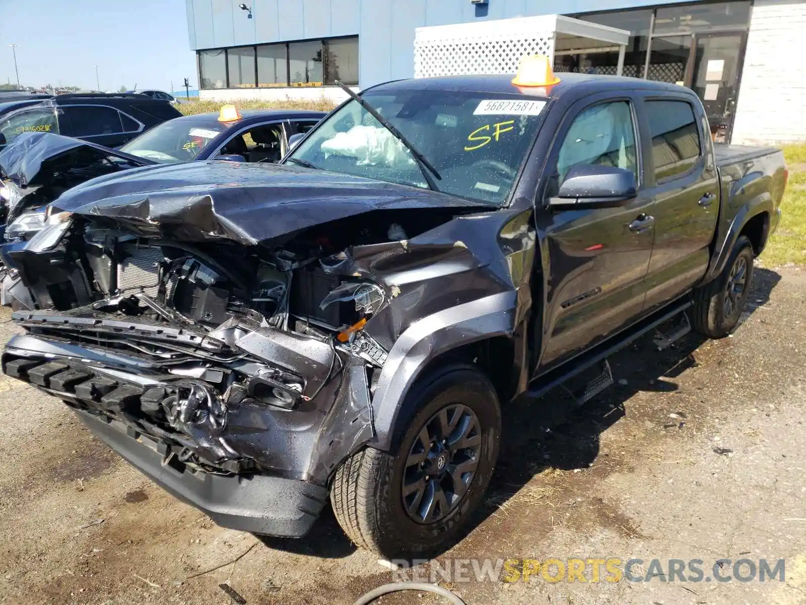 2 Photograph of a damaged car 3TMCZ5AN2LM361578 TOYOTA TACOMA 2020