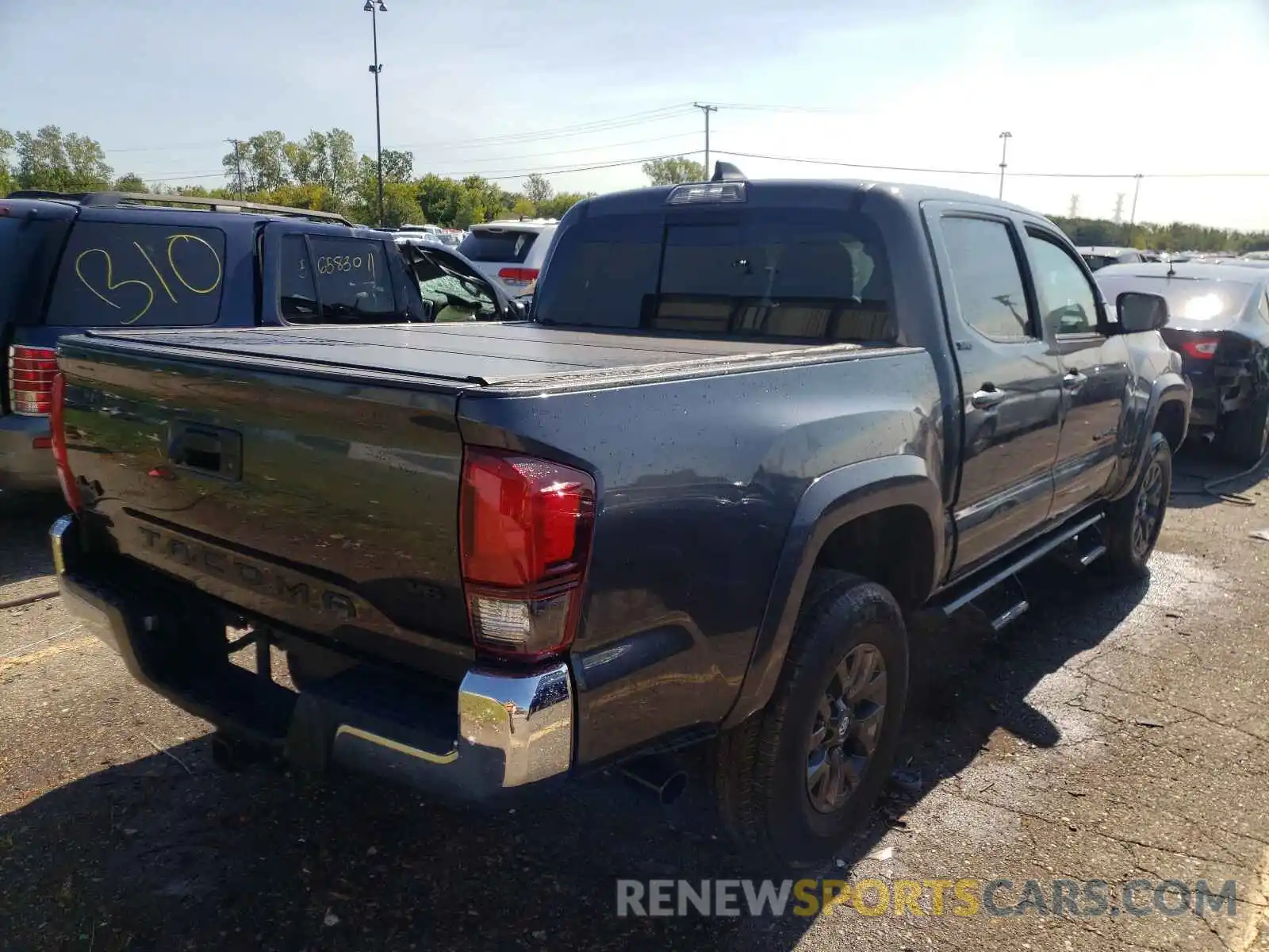 4 Photograph of a damaged car 3TMCZ5AN2LM361578 TOYOTA TACOMA 2020