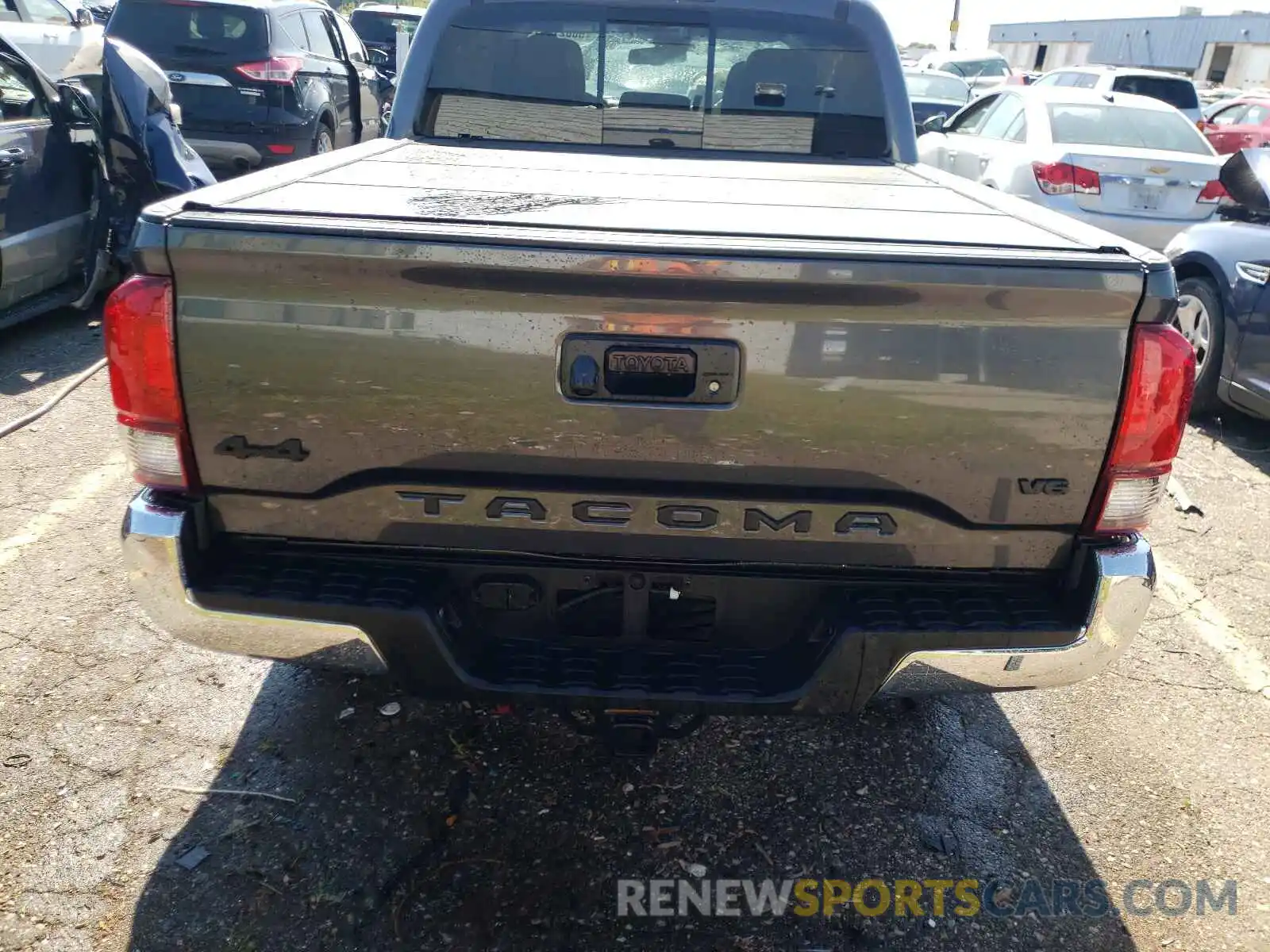 6 Photograph of a damaged car 3TMCZ5AN2LM361578 TOYOTA TACOMA 2020