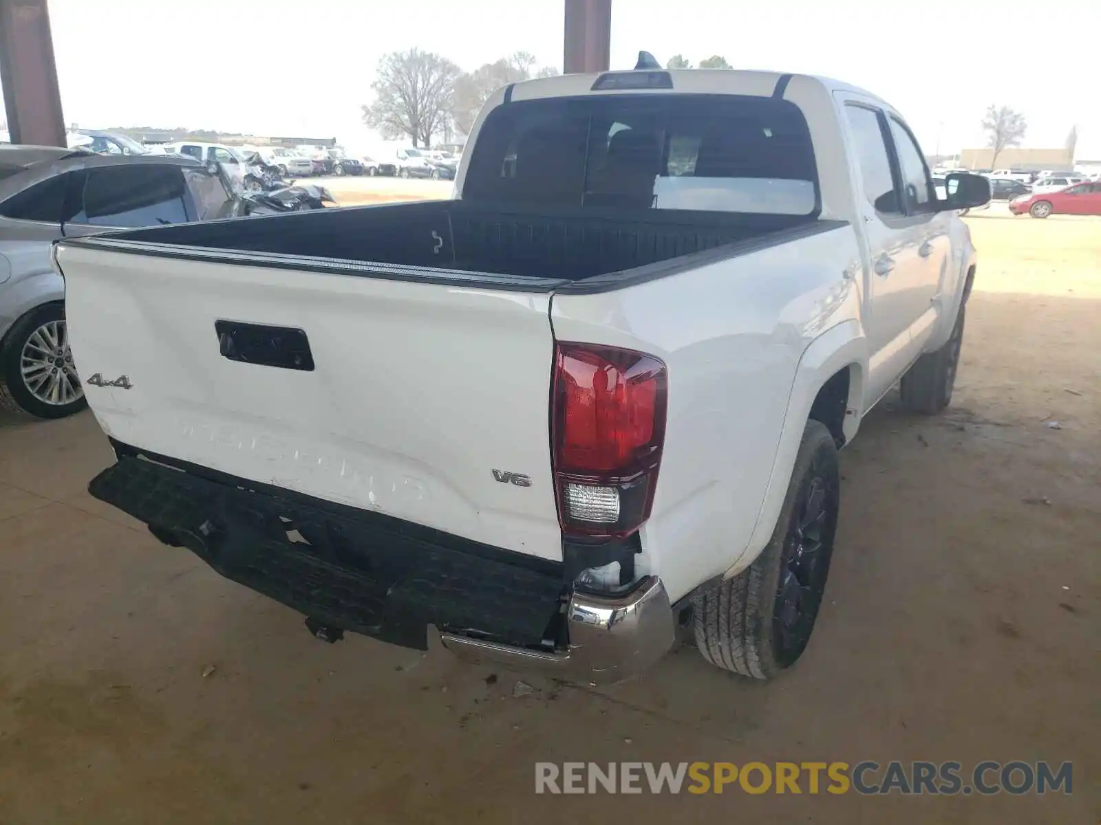 4 Photograph of a damaged car 3TMCZ5AN2LM362987 TOYOTA TACOMA 2020