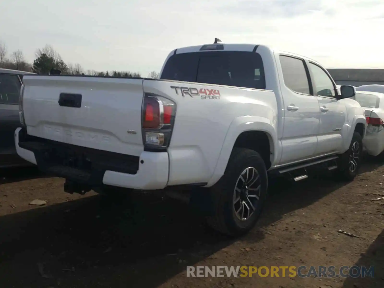 4 Photograph of a damaged car 3TMCZ5AN2LM365100 TOYOTA TACOMA 2020