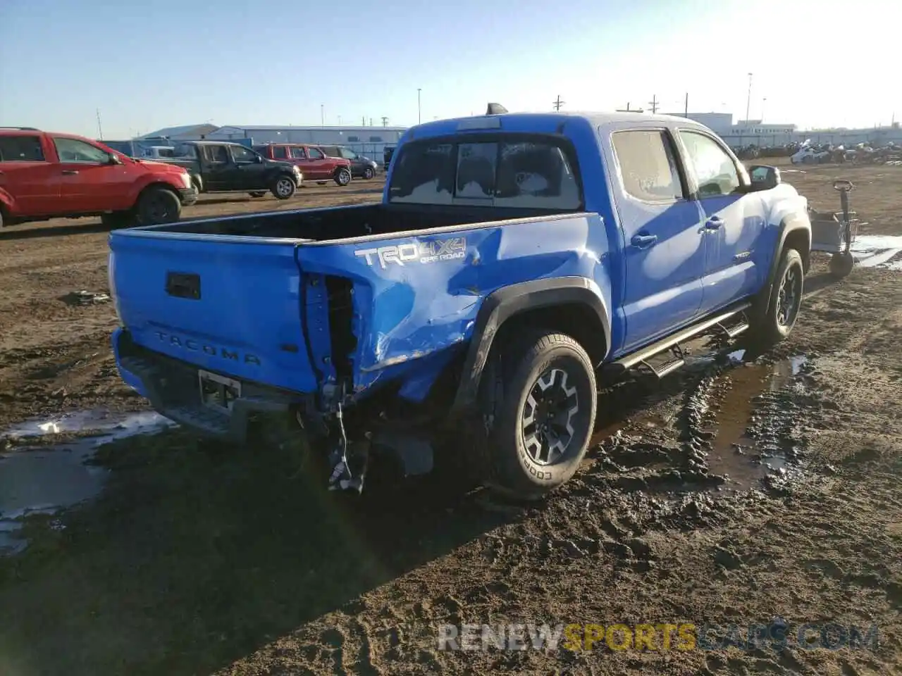 4 Photograph of a damaged car 3TMCZ5AN3LM289516 TOYOTA TACOMA 2020