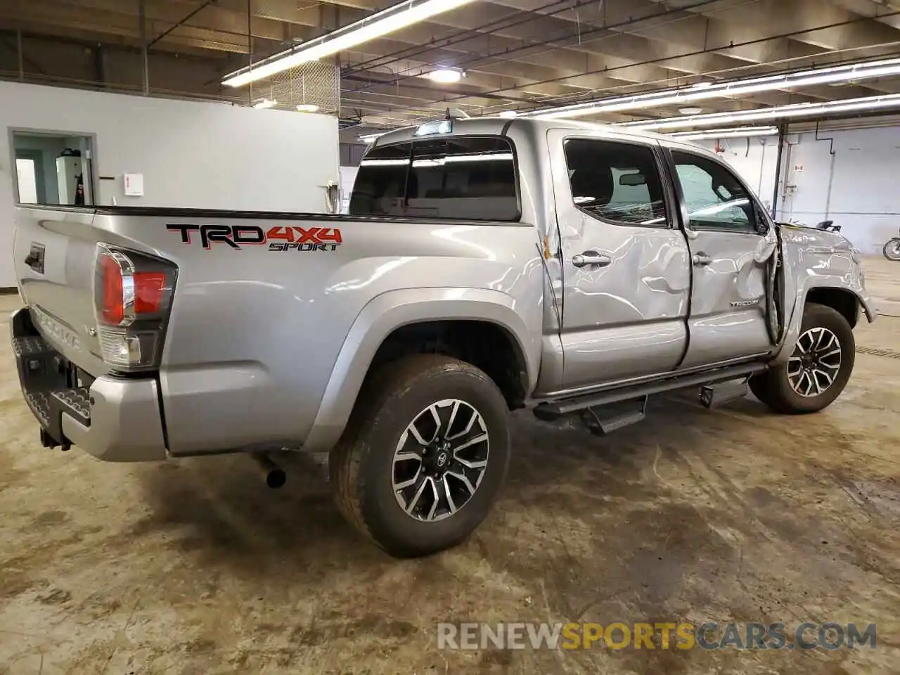 3 Photograph of a damaged car 3TMCZ5AN3LM300076 TOYOTA TACOMA 2020